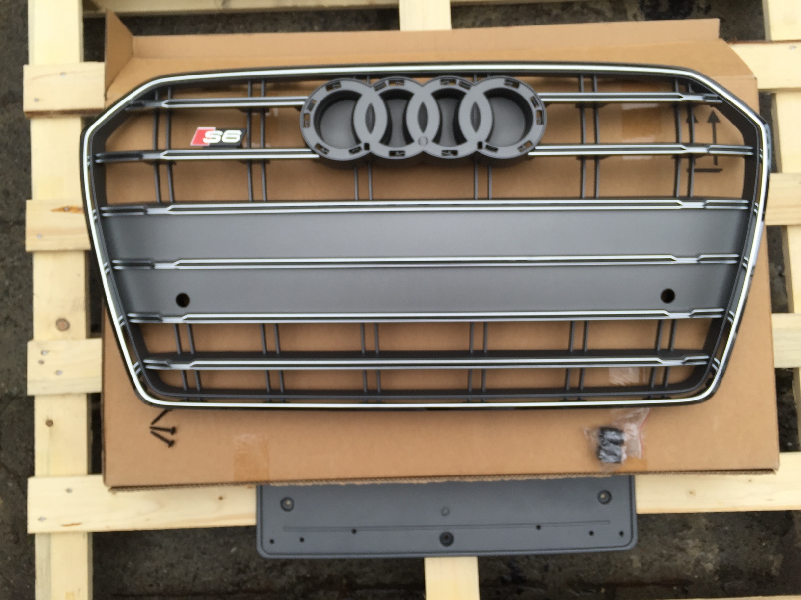 Atrapa grill Audi A6 2015-2018 C7 po liftingu styl S6 grey chrom