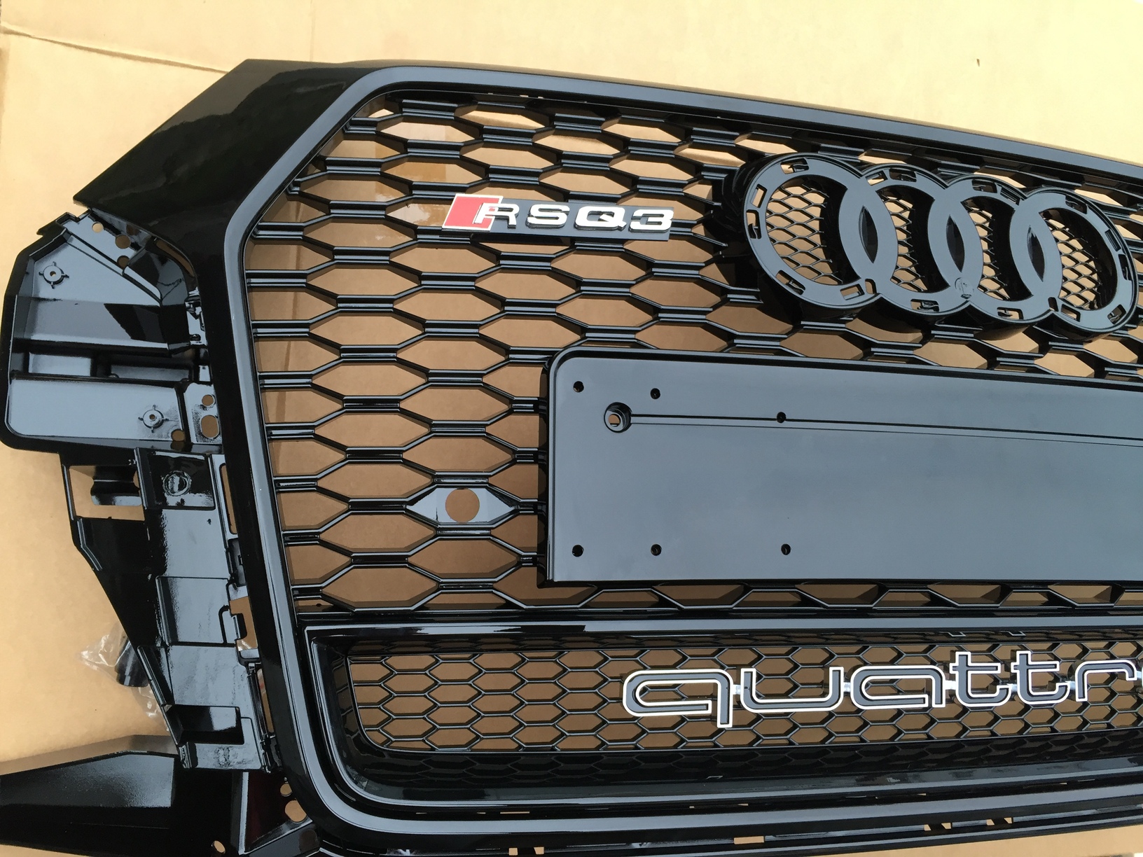 Grille for Audi Q3 8U 2015-2018 facelift in RSQ3 Black Quattro style