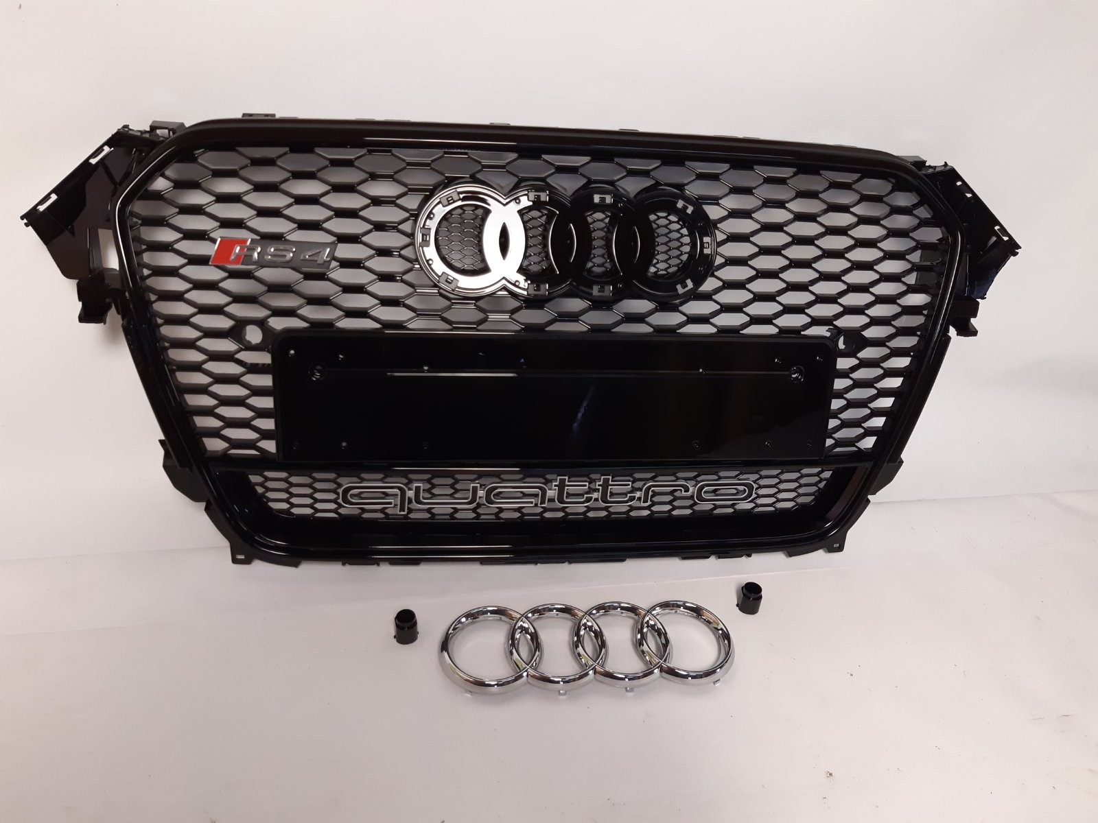  2011-2014 B8 po liftingu styl RS4 Black Quattro