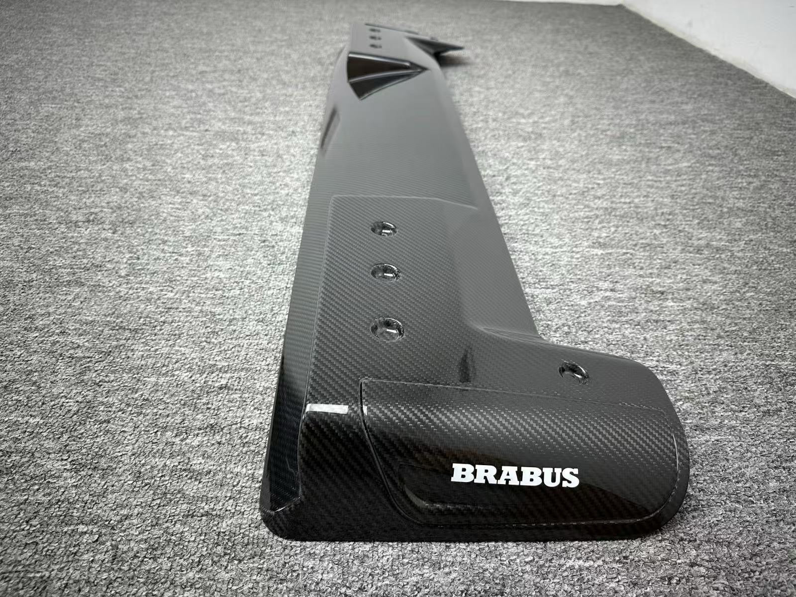 Spojler tylny Mercedes-Benz W465 2024-2025 G-klasa styl Brabus Karbon