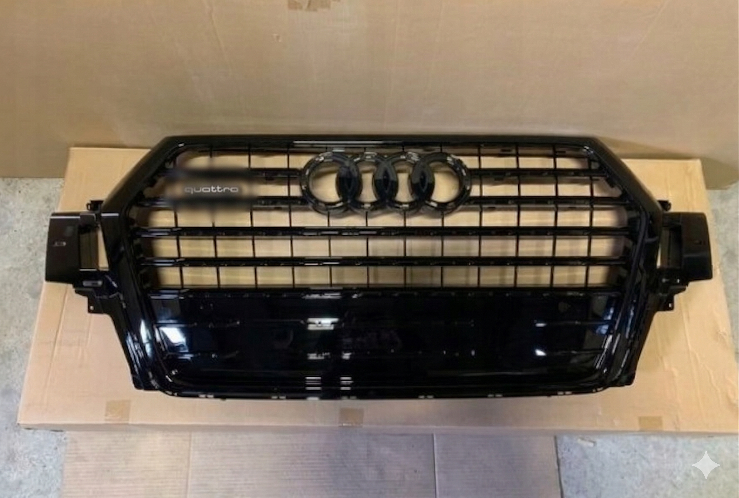  4M 2015- styl SQ7 Black Quattro