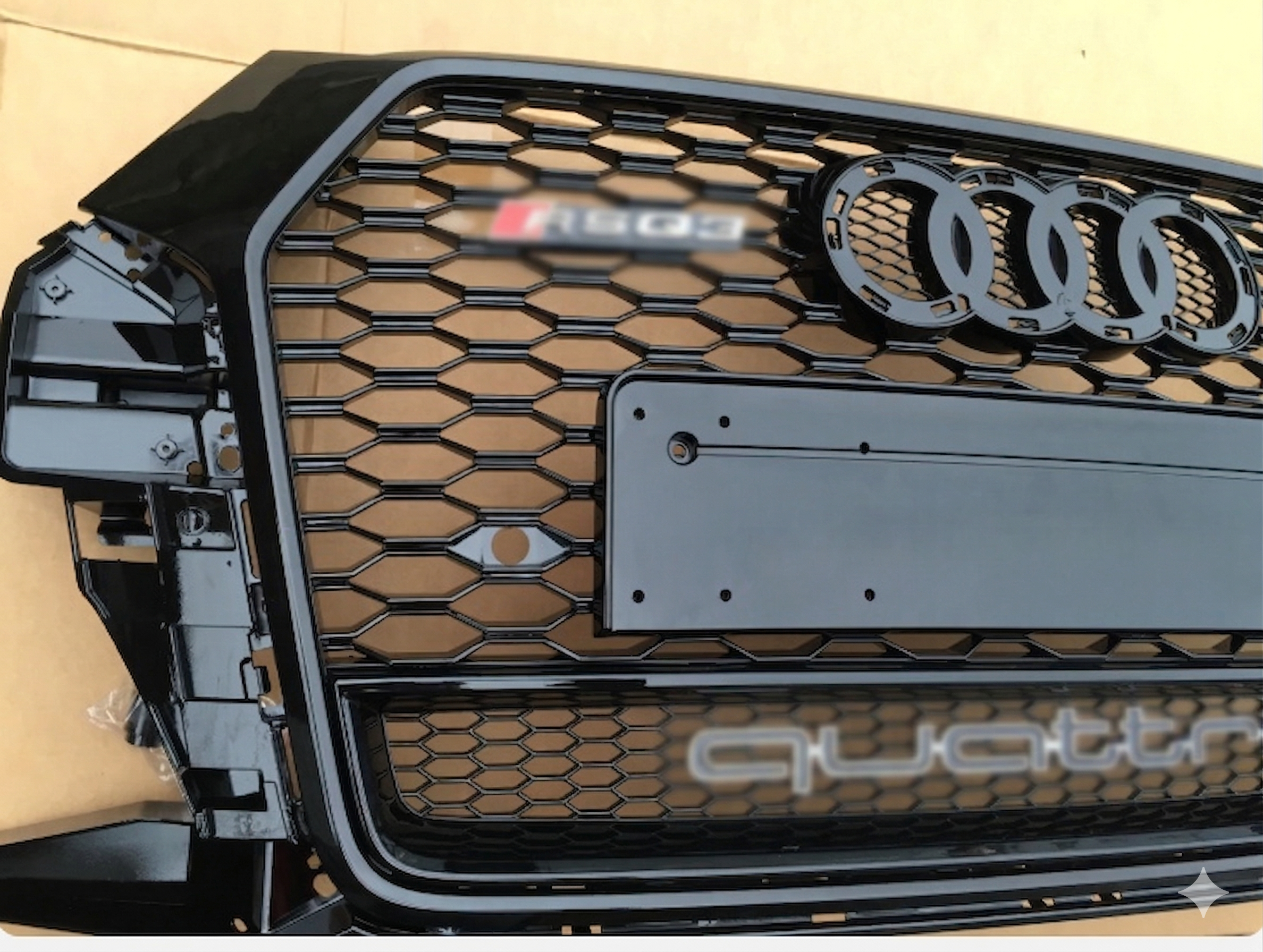 Atrapa grill Audi Q3 8U 2015-2018 po liftingu styl RSQ3 Black Quattro