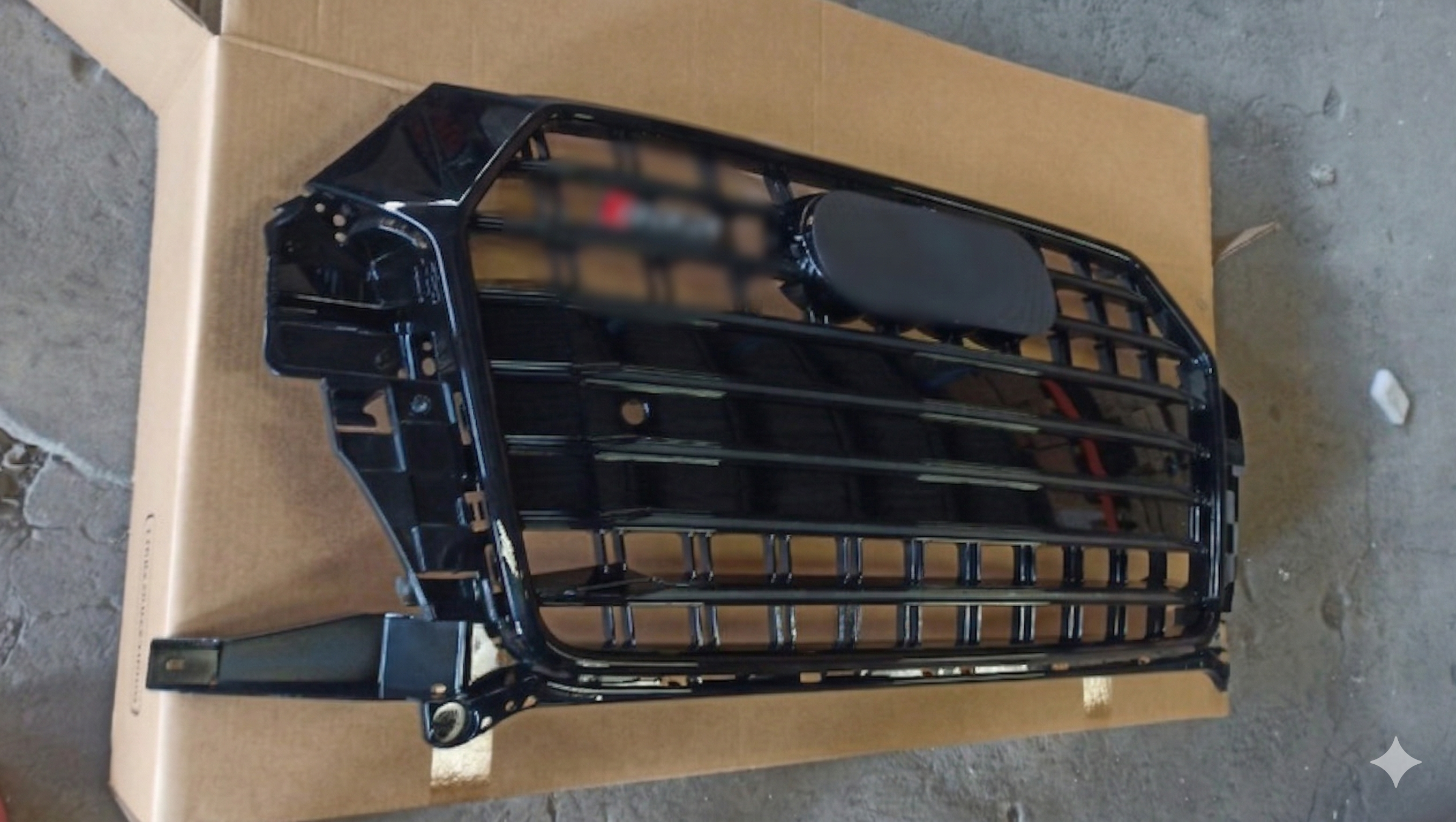 Atrapa grill Audi Q3 8U 2015-2018 po liftingu styl SQ3 Black