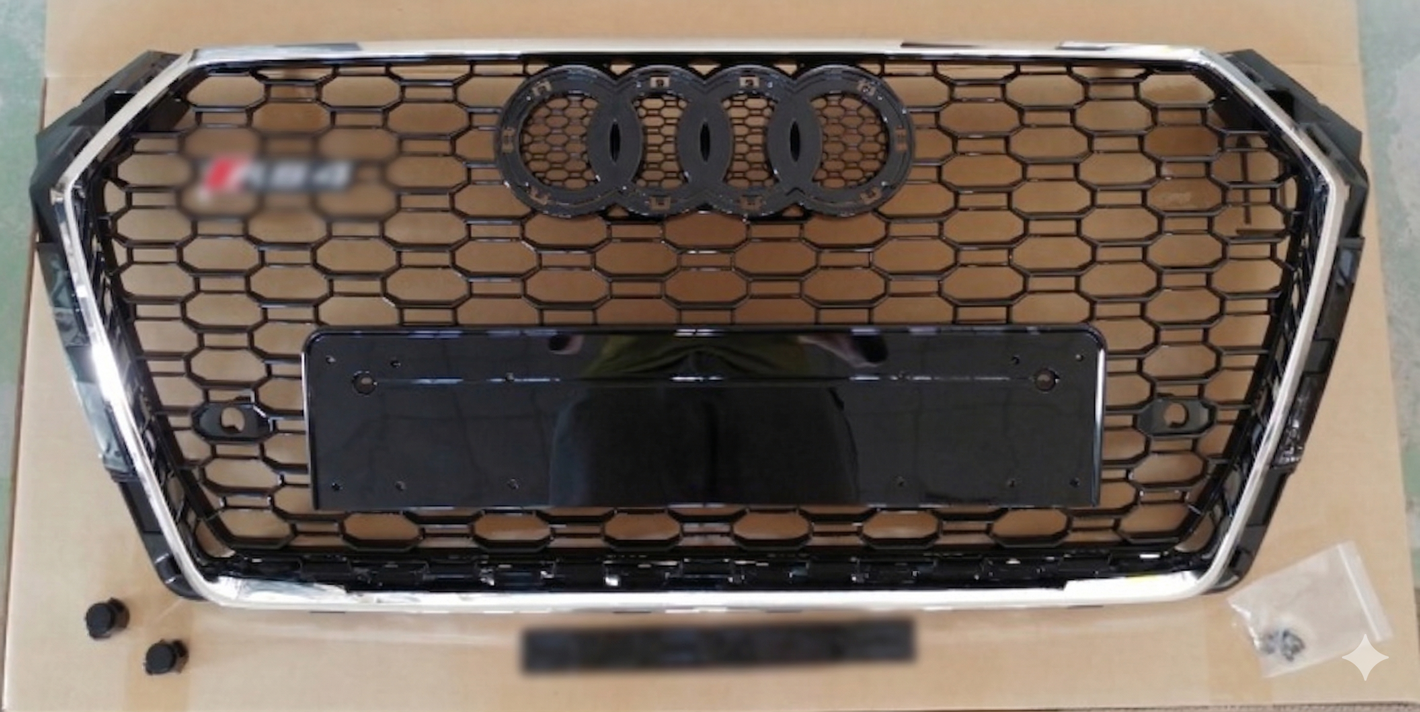 Atrapa grill Audi A4 2015-2018 B9 przed liftingiem styl RS4 Chrom Quattro