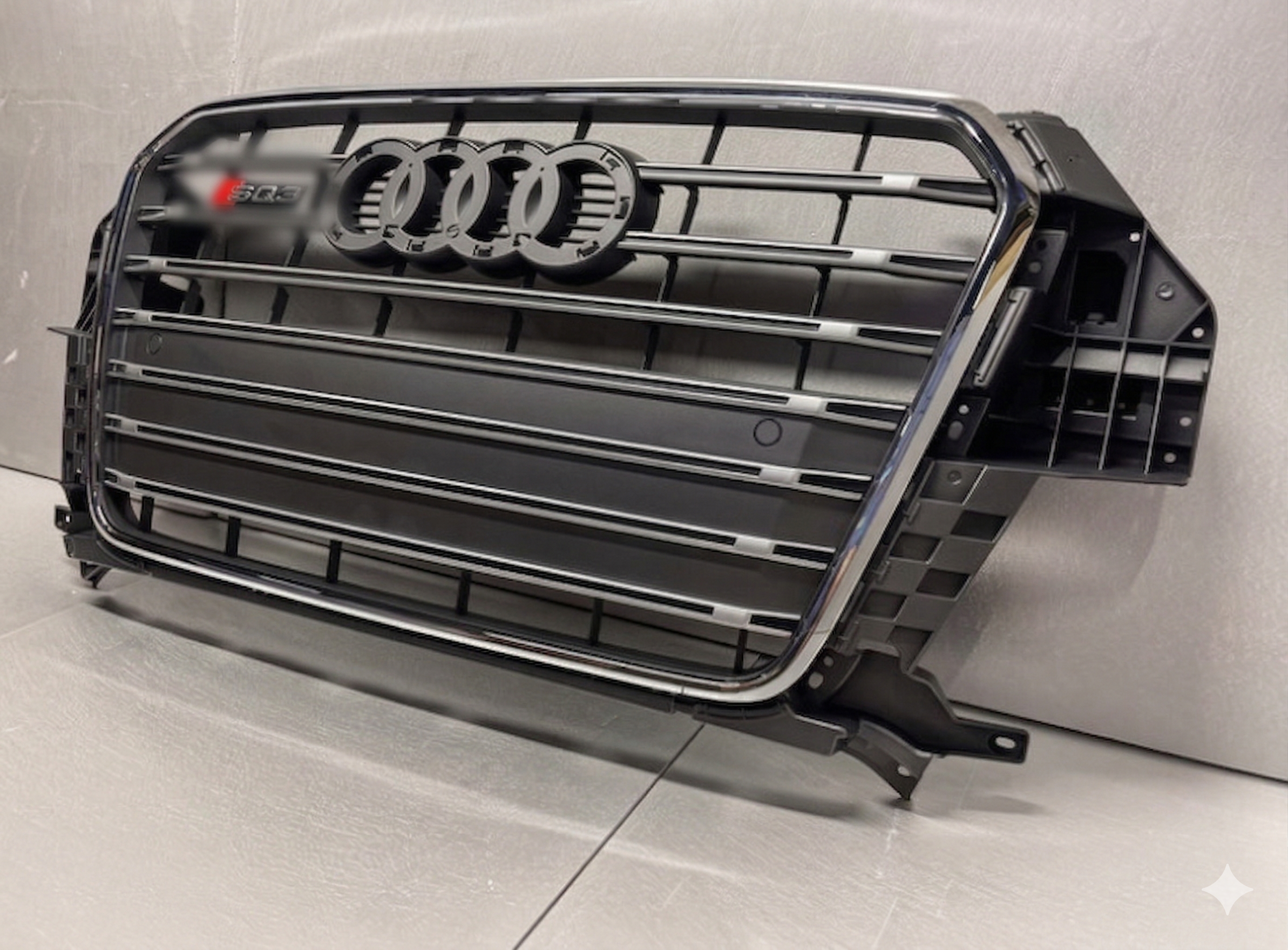 Atrapa grill Audi Q3 8U 2011-2015 przed liftingiem styl SQ3 Grey Chrom