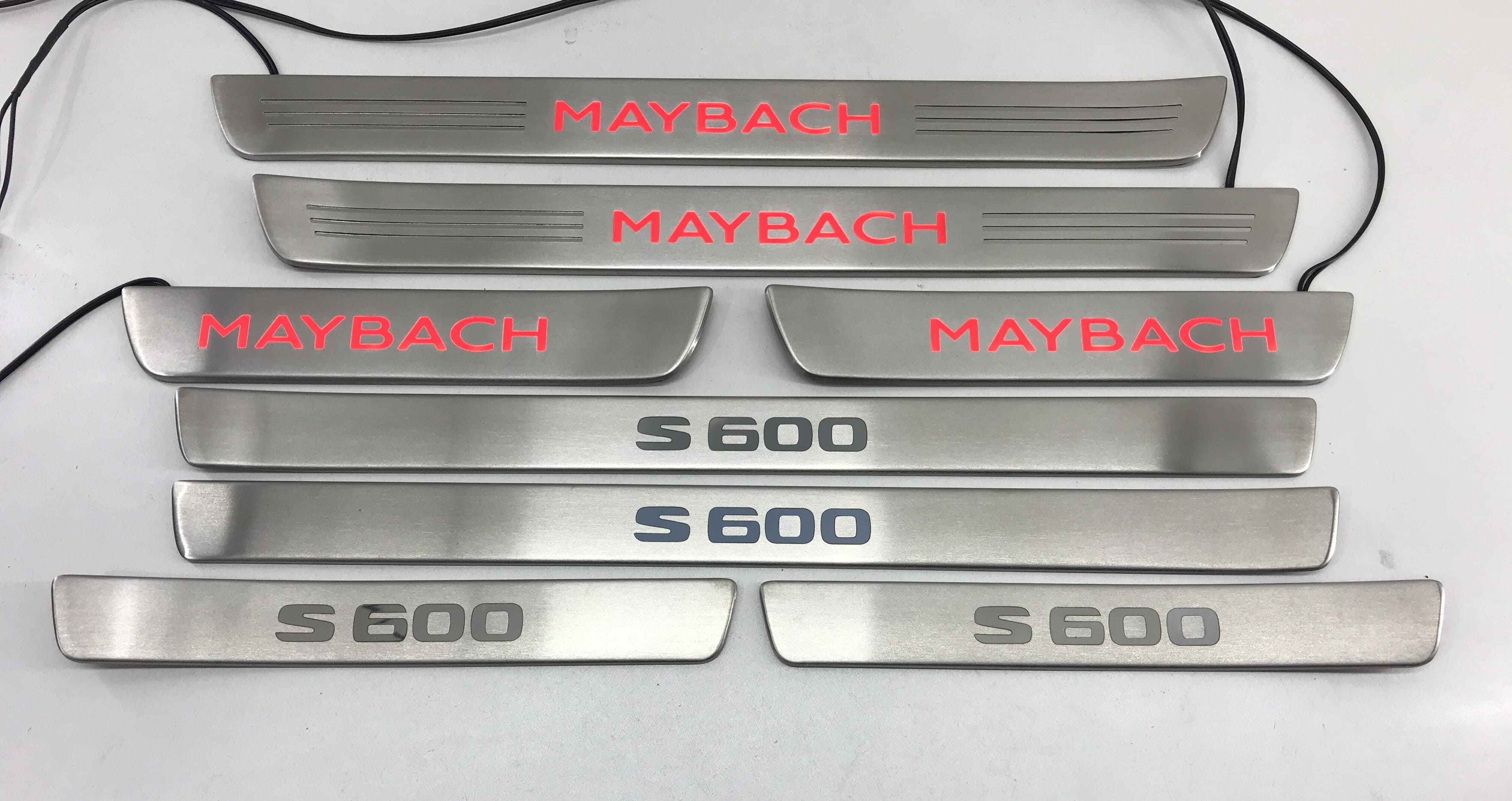 Nakładki na progi listwy srebrne Mercedes-Benz W222 2013-2020 S-klasa st Maybach  8 szt