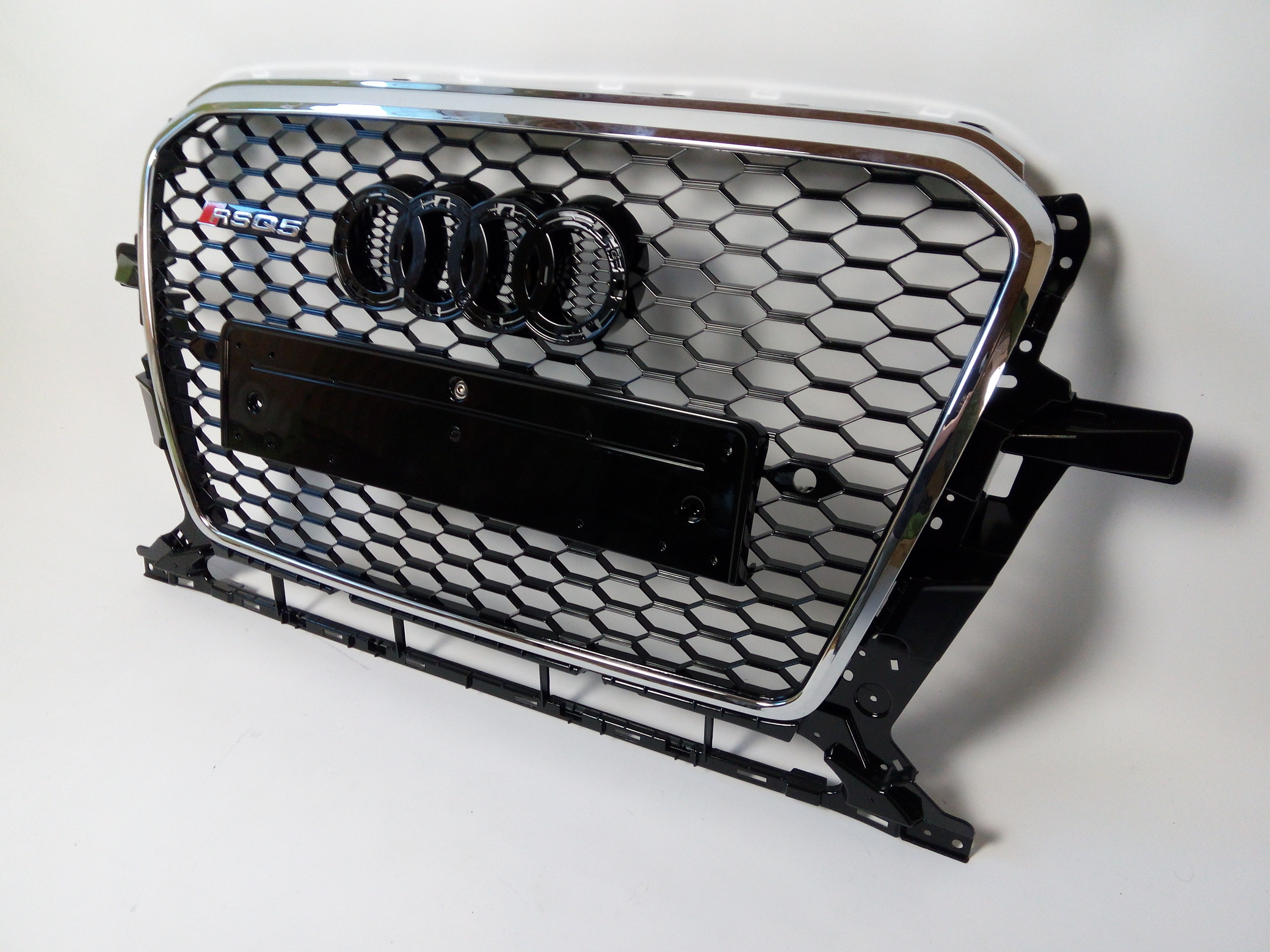 Atrapa grill Audi Q5 8R 2012-2015 po liftingu styl RSQ5 Chrom