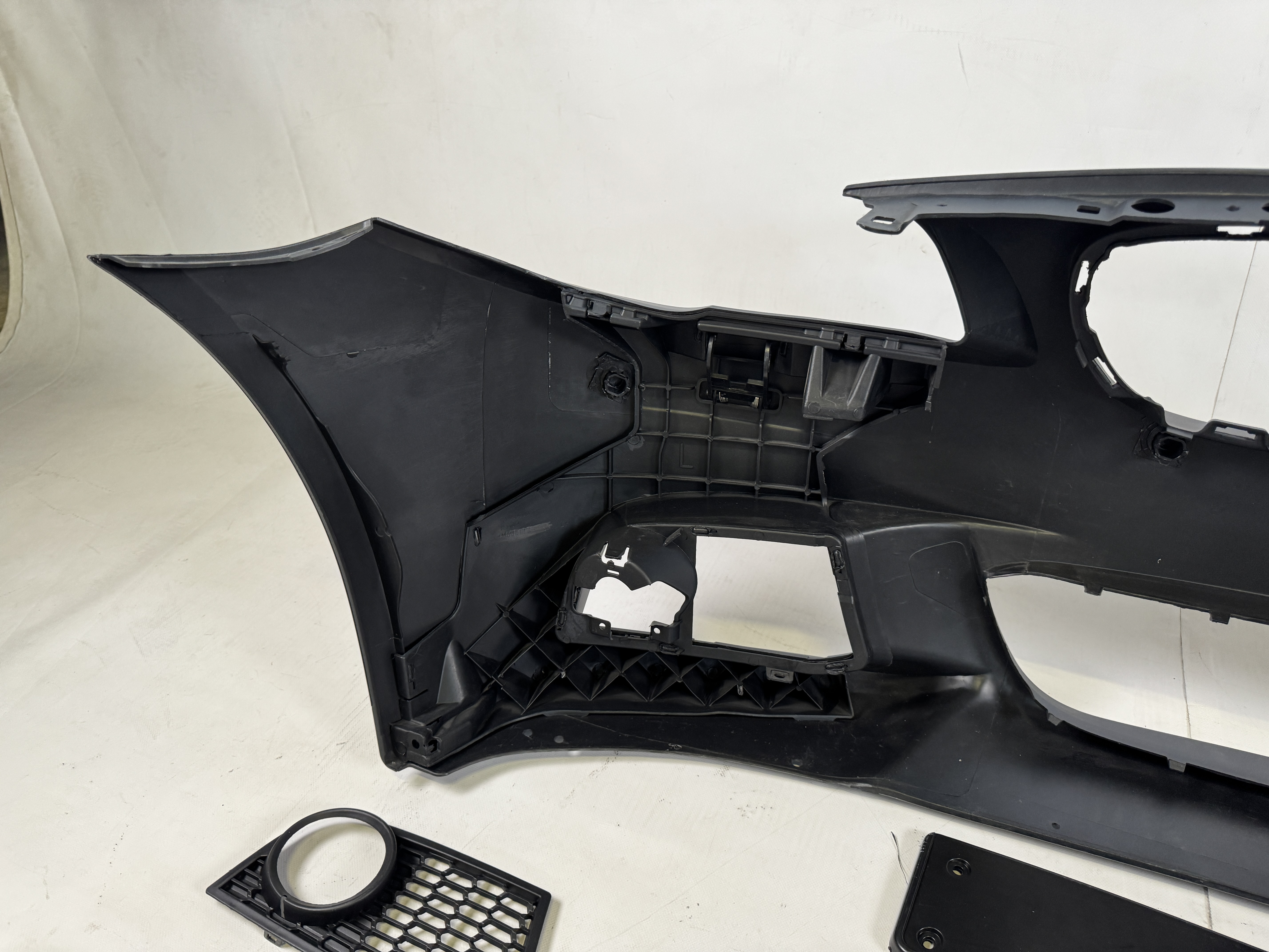 Zderzak przedni do BMW 5 F10 2010-2013 styl M-tech