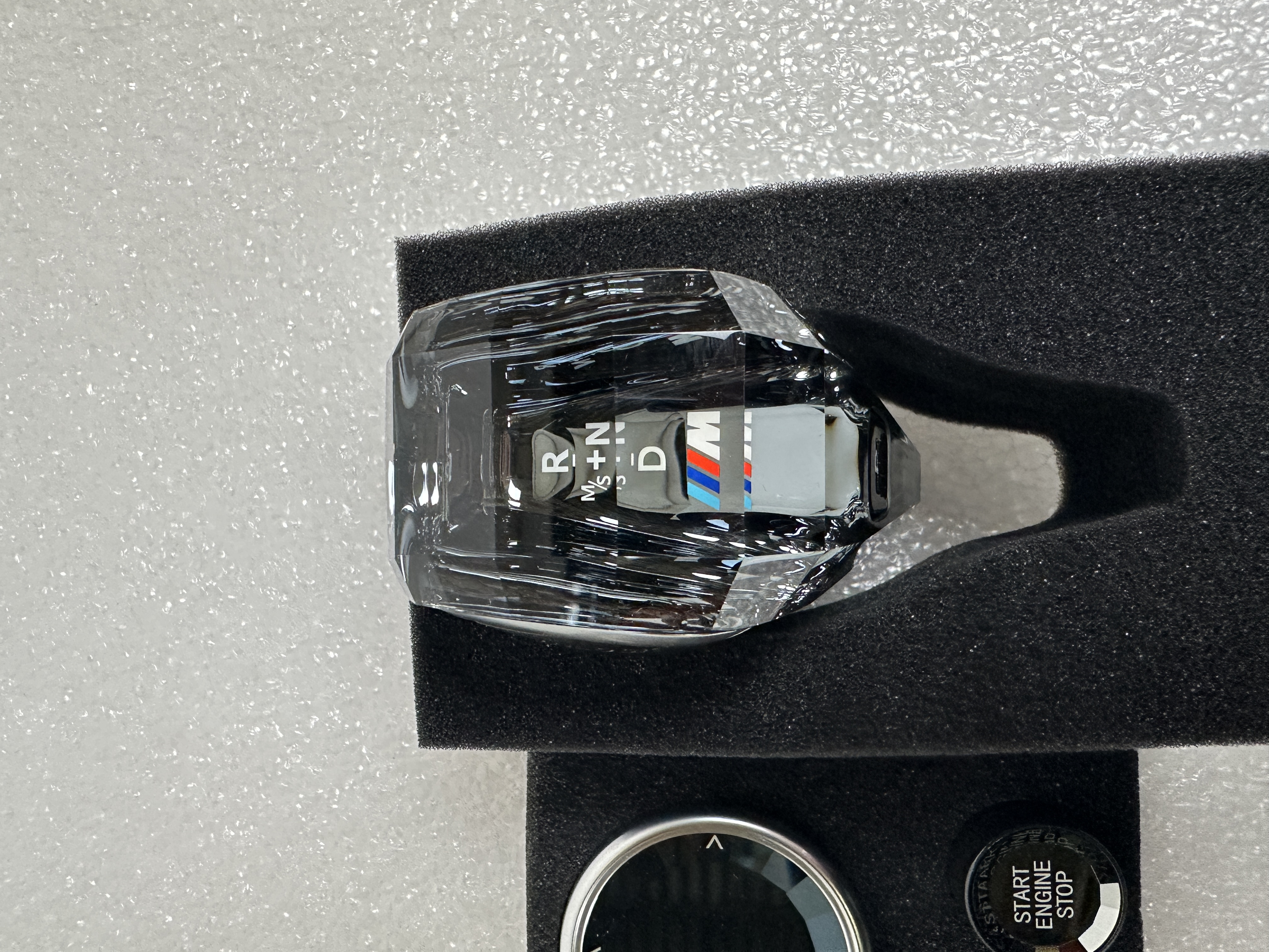 Gałka zmiany biegów krystał do BMW 5, 7, 6 GT, X3, X4 G-seria logo "M"