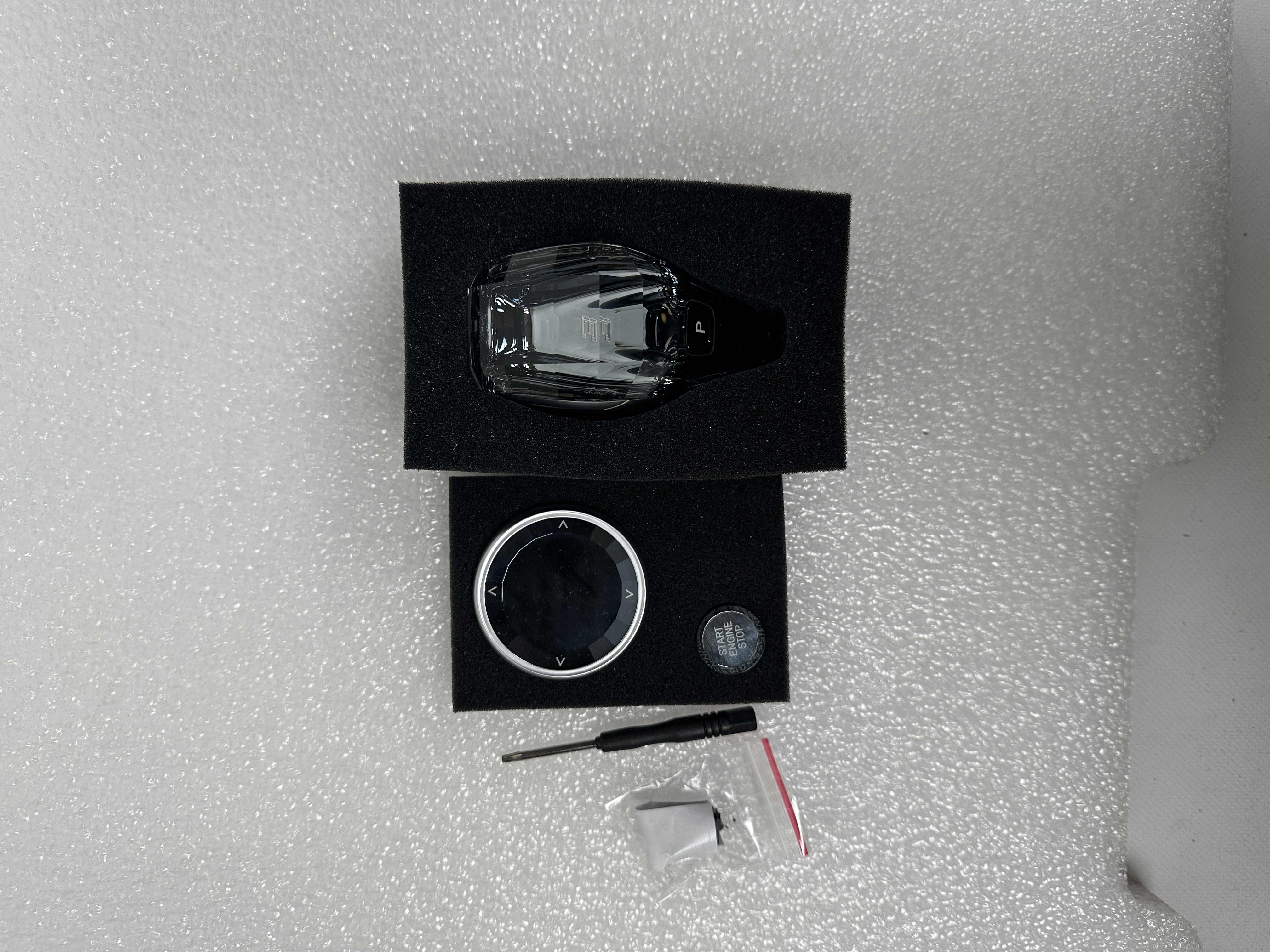 Gałka zmiany biegów krystał do BMW X3 G-seria logo "3"