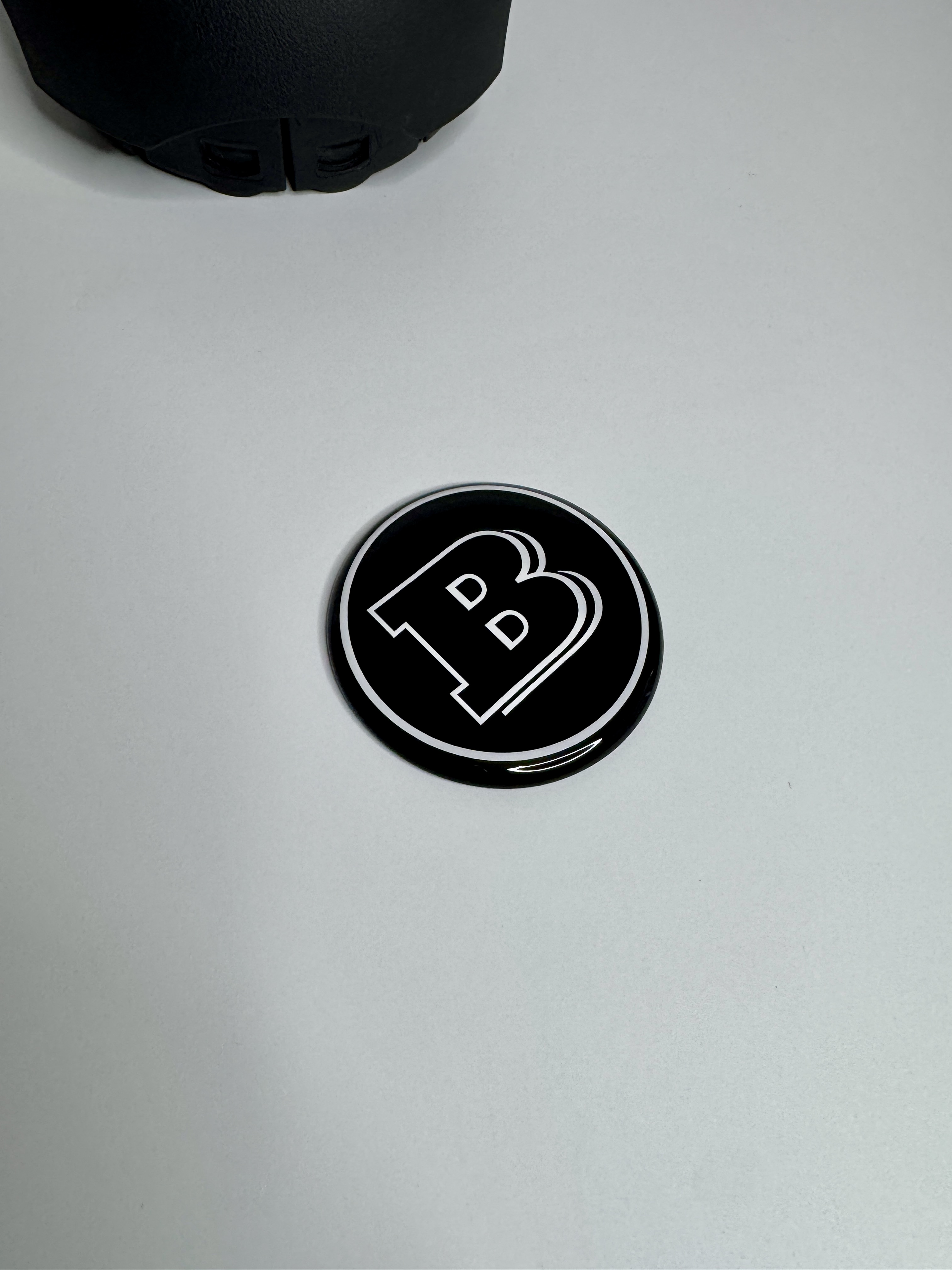 Emblemat Brabus Tiffany Black na poduszce powietrznej do Mercedesa G-Class 2024+