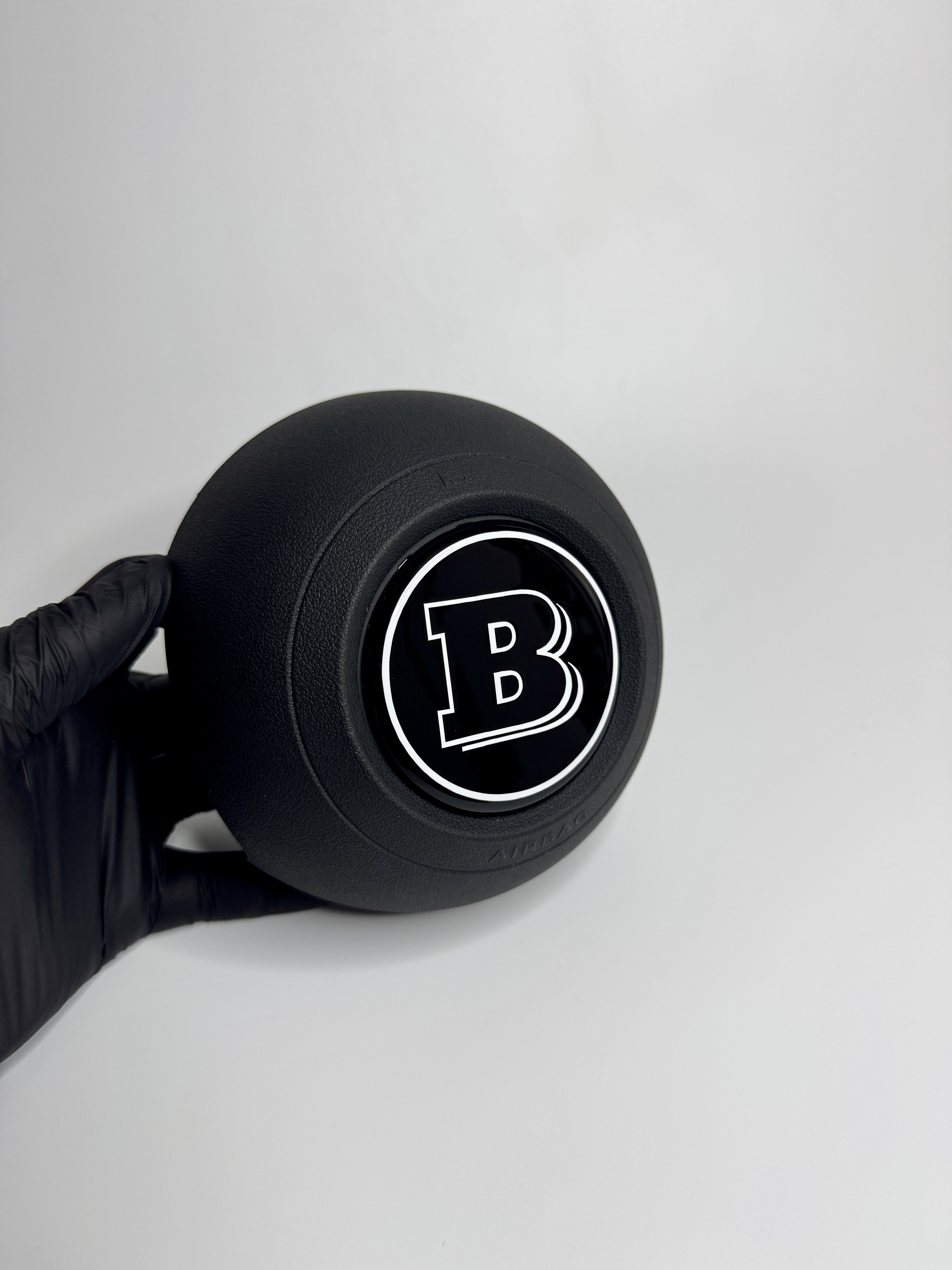 Emblemat Brabus Tiffany Black na poduszce powietrznej do Mercedesa G-Class W463A W464