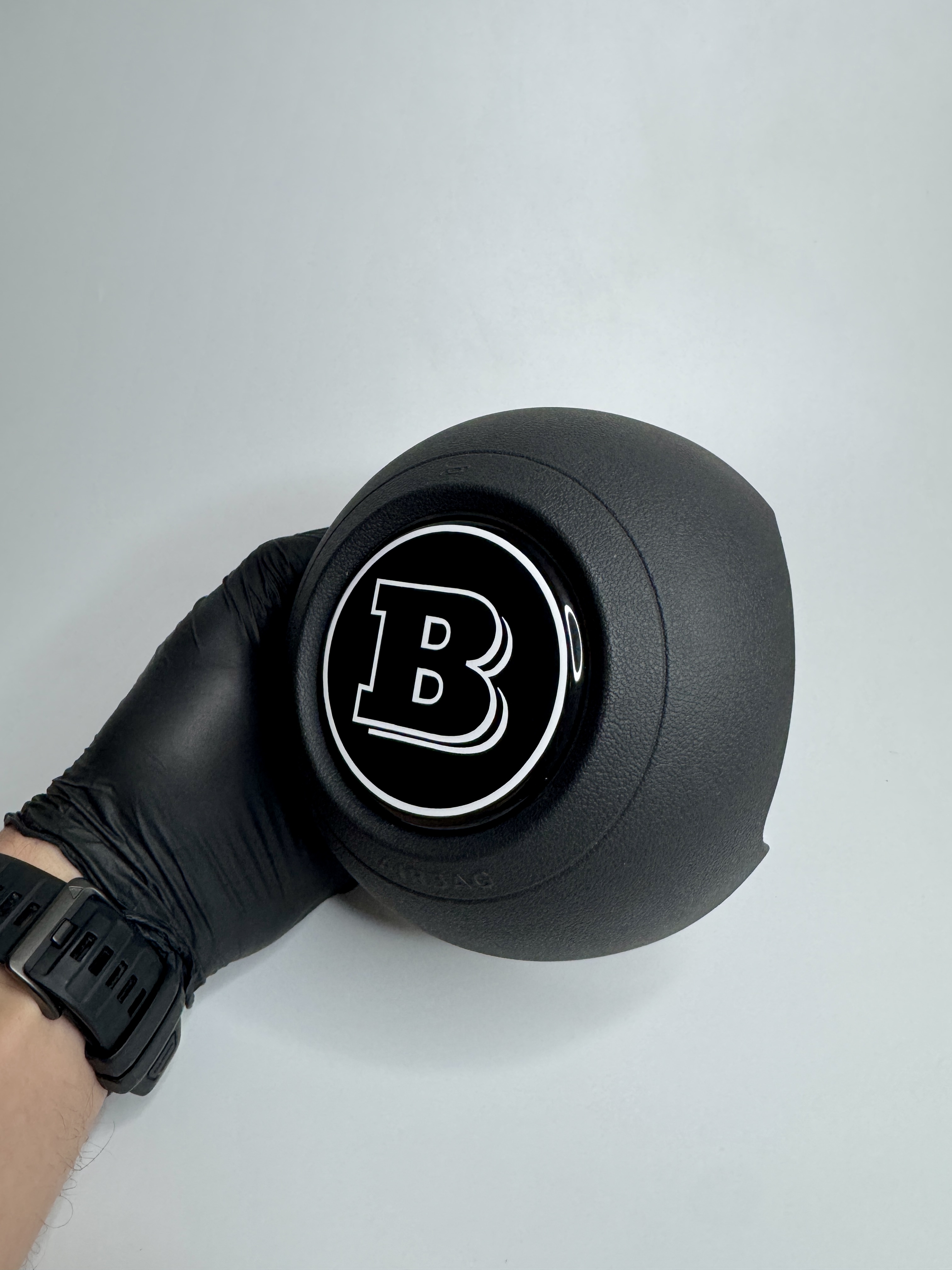 Emblemat Brabus Tiffany Black na poduszce powietrznej do Mercedesa G-Class 2024+