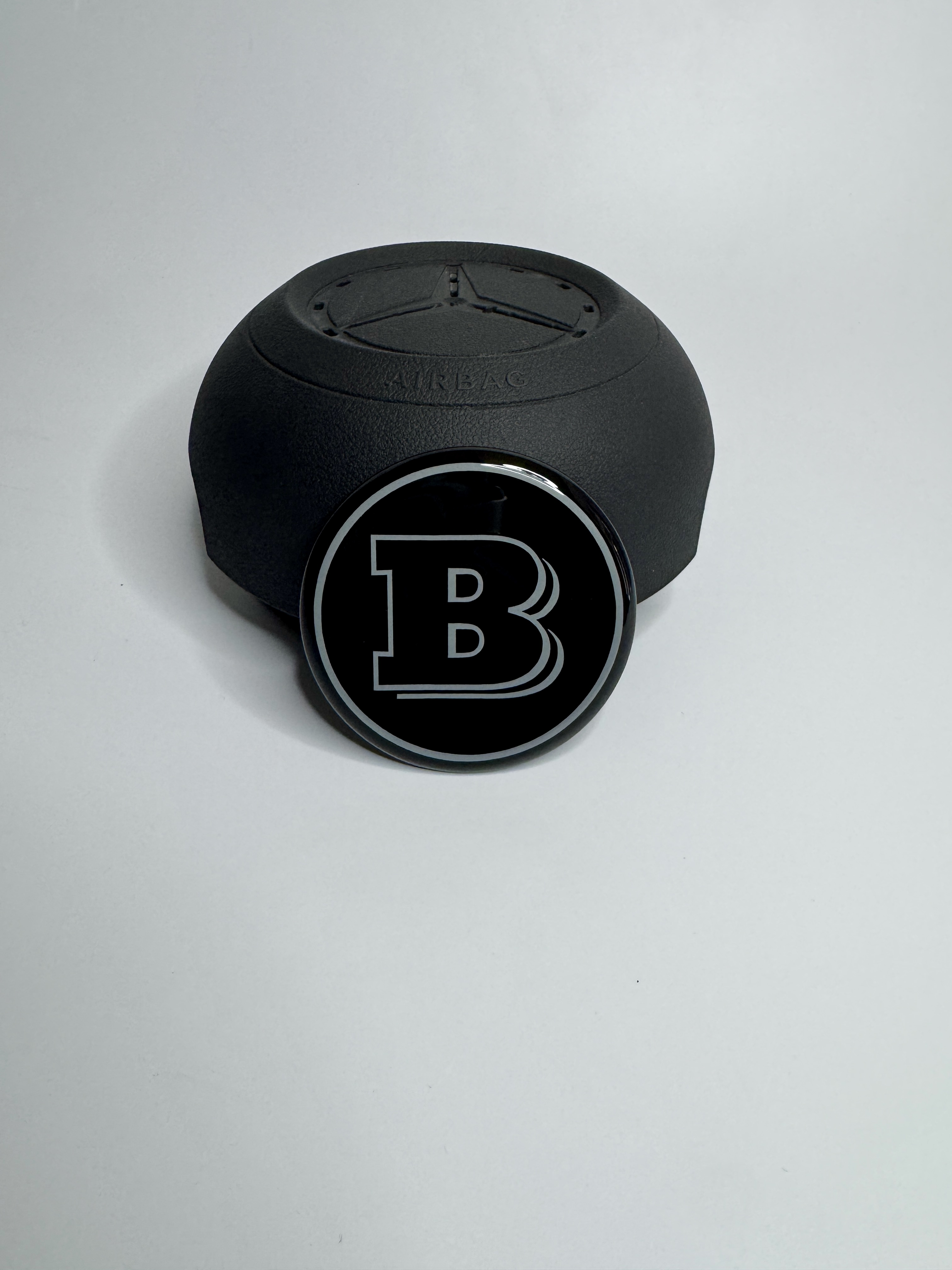 Emblemat Brabus Grey Black na poduszce powietrznej do Mercedesa G-Class W463A W464