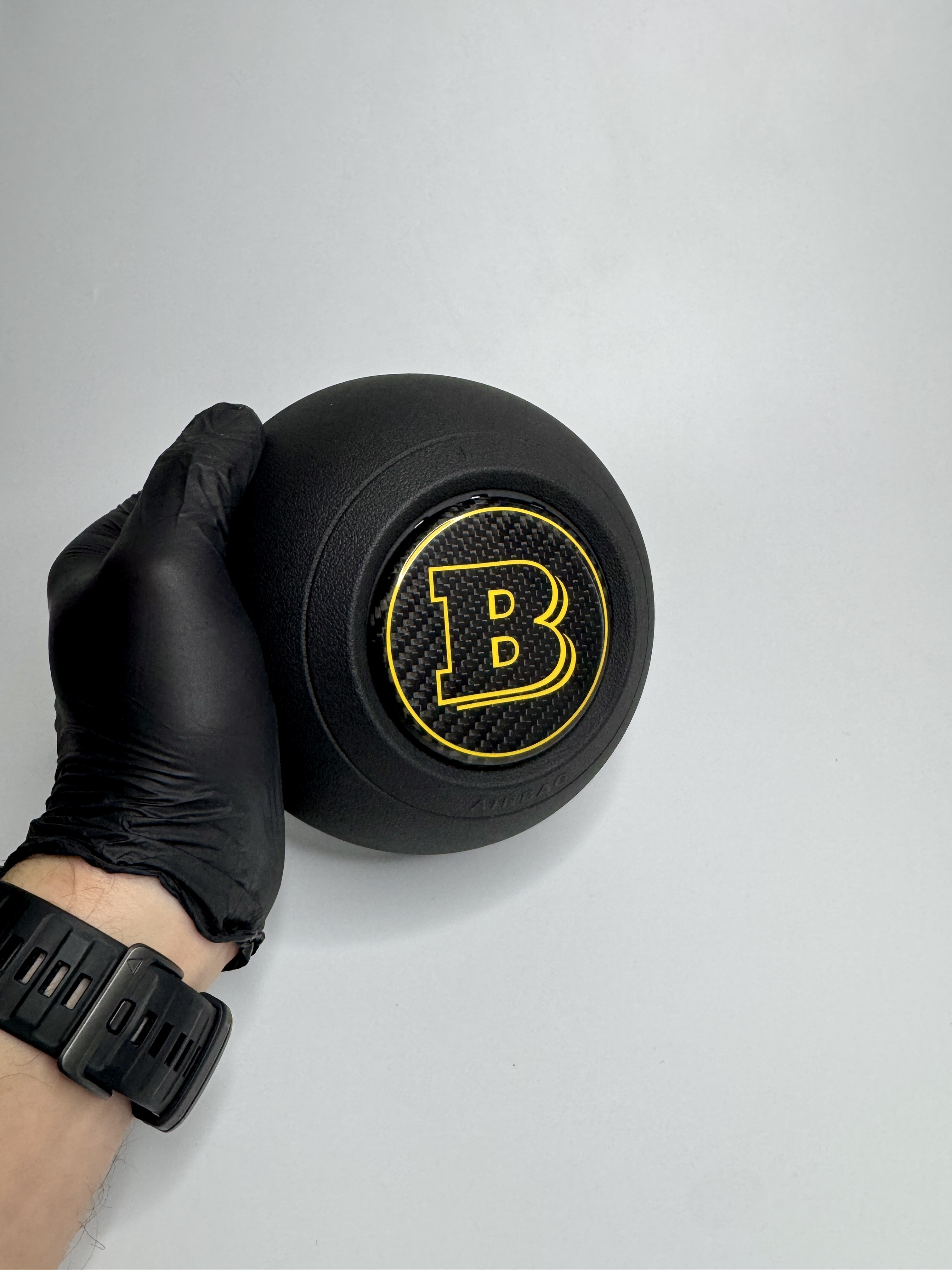 Emblemat Brabus Yellow na poduszce powietrznej do Mercedesa G-Class 2024+