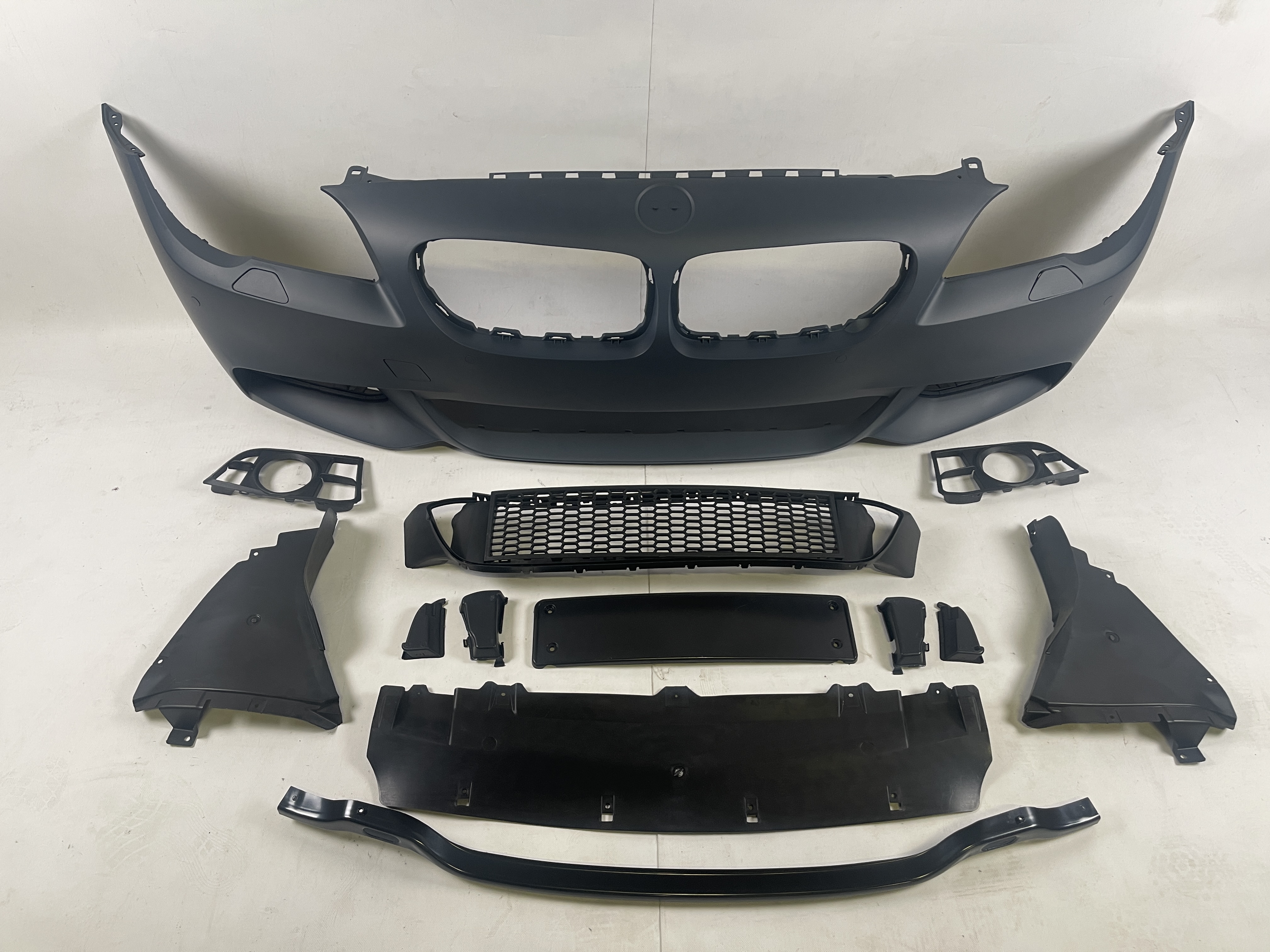 MW 5 F10 2010-2013 styl M-tech