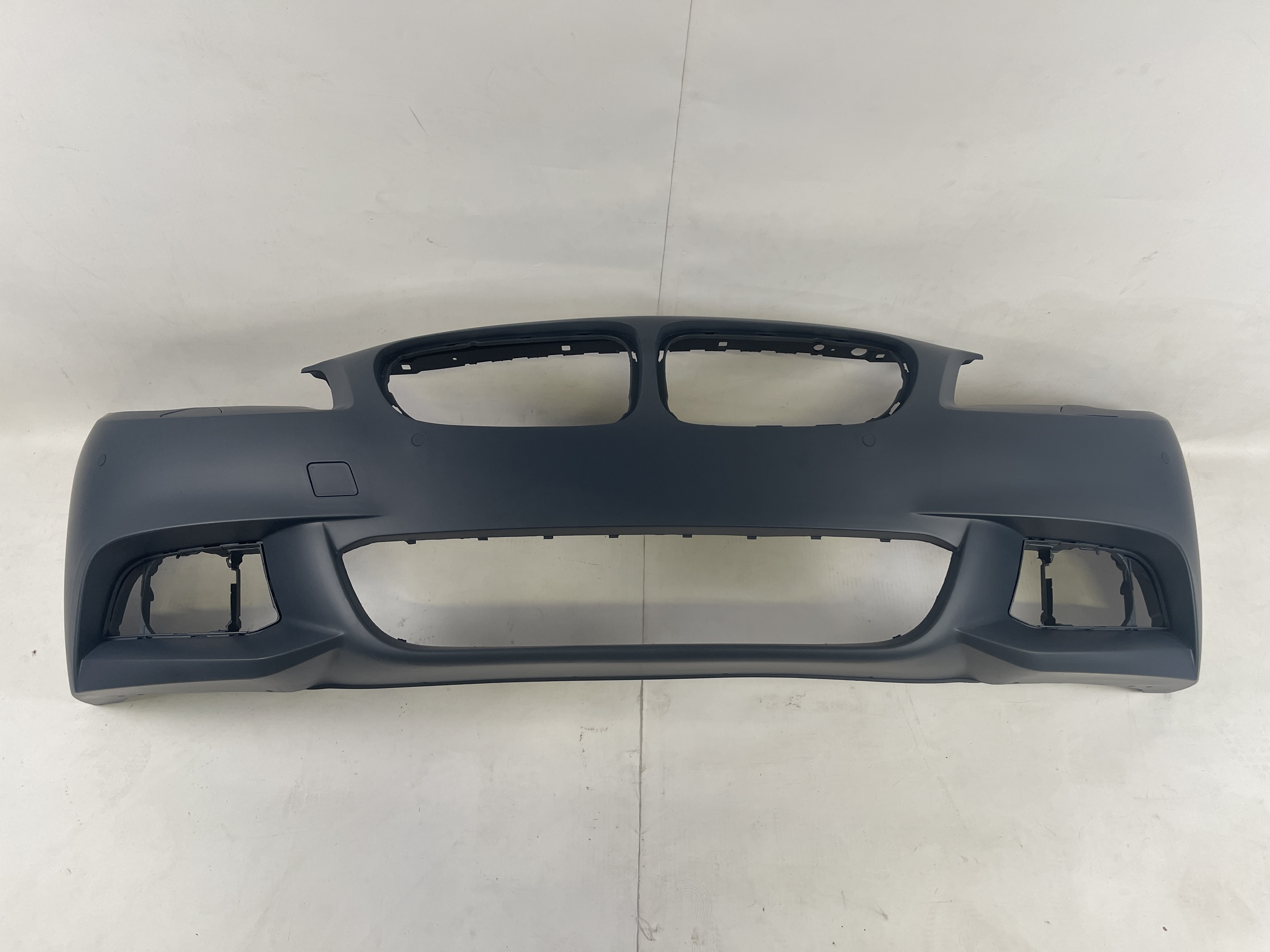 Zderzak przedni do BMW 5 F10 2010-2013 styl M-tech