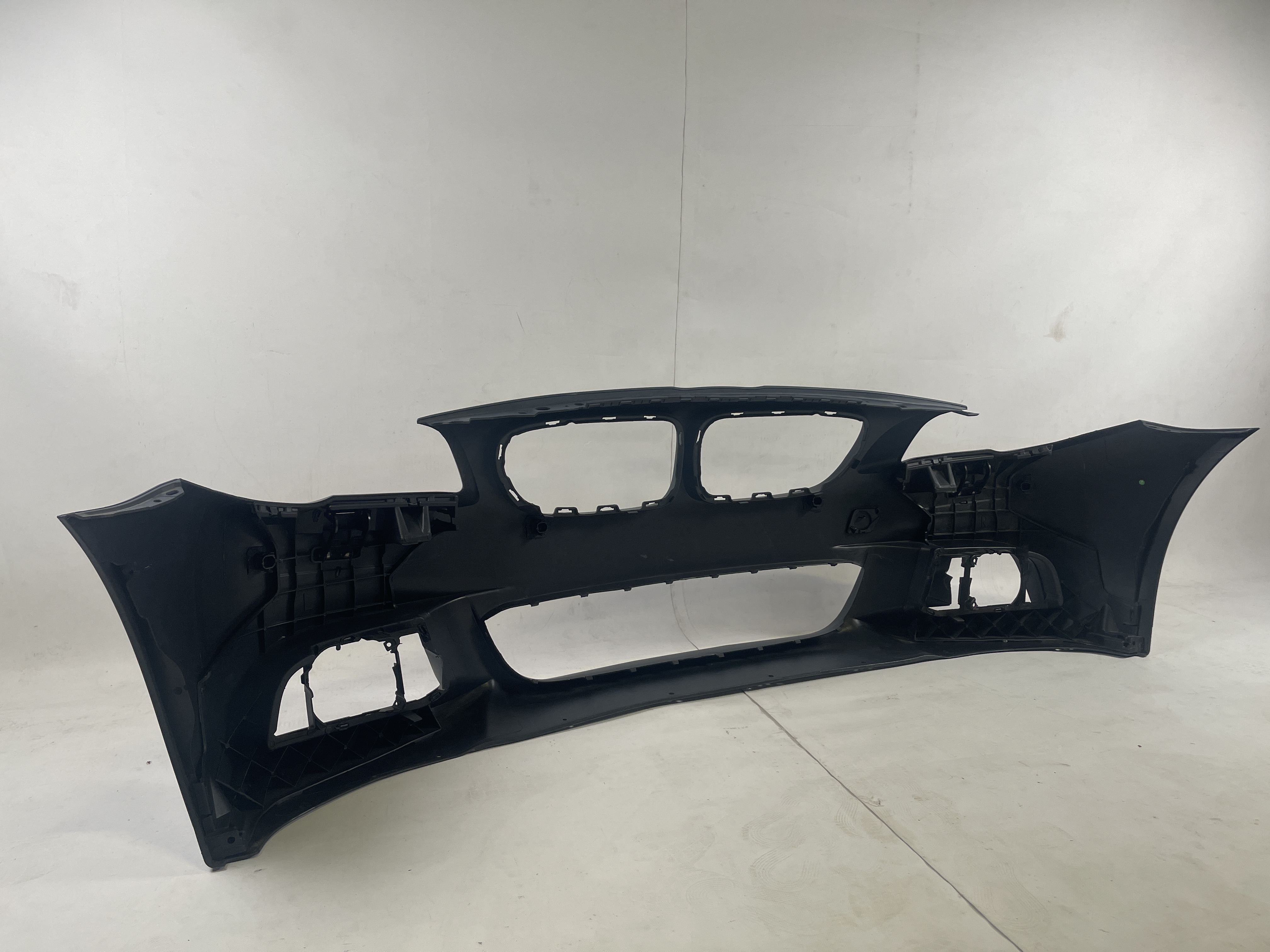 Zderzak przedni do BMW 5 F10 2010-2013 styl M-tech