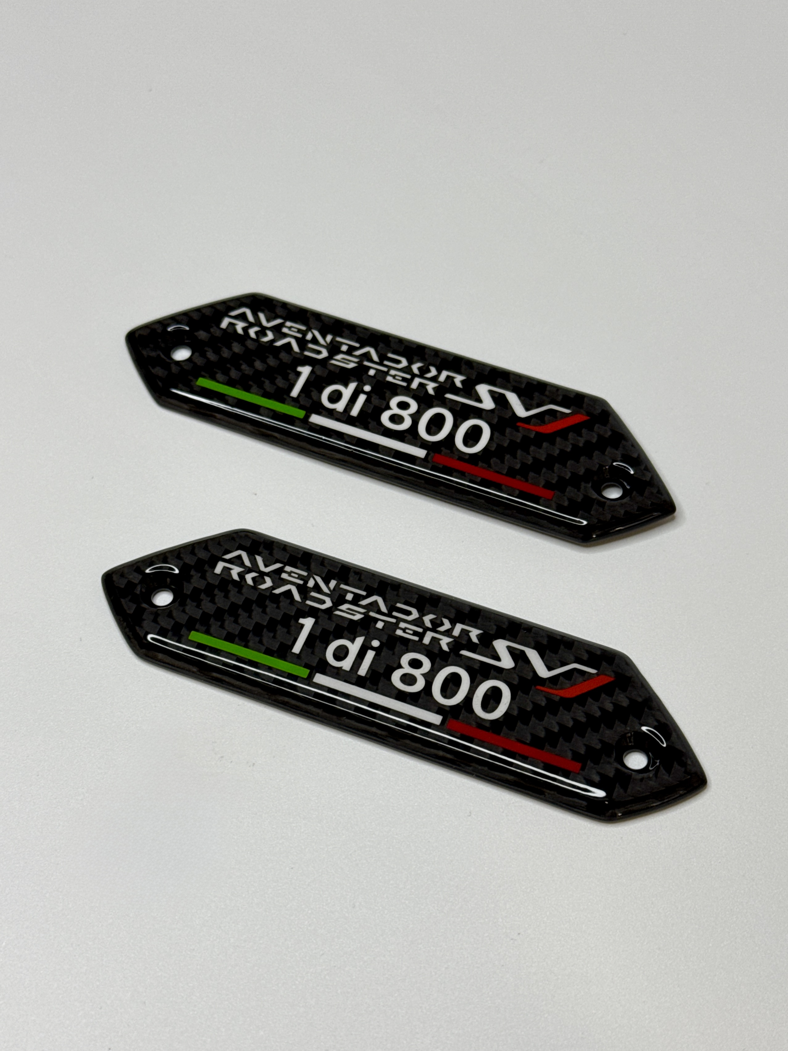 Emblematy Lamborghini Aventador SV 1 di 800 na karcie drzwi Carbon Fiber