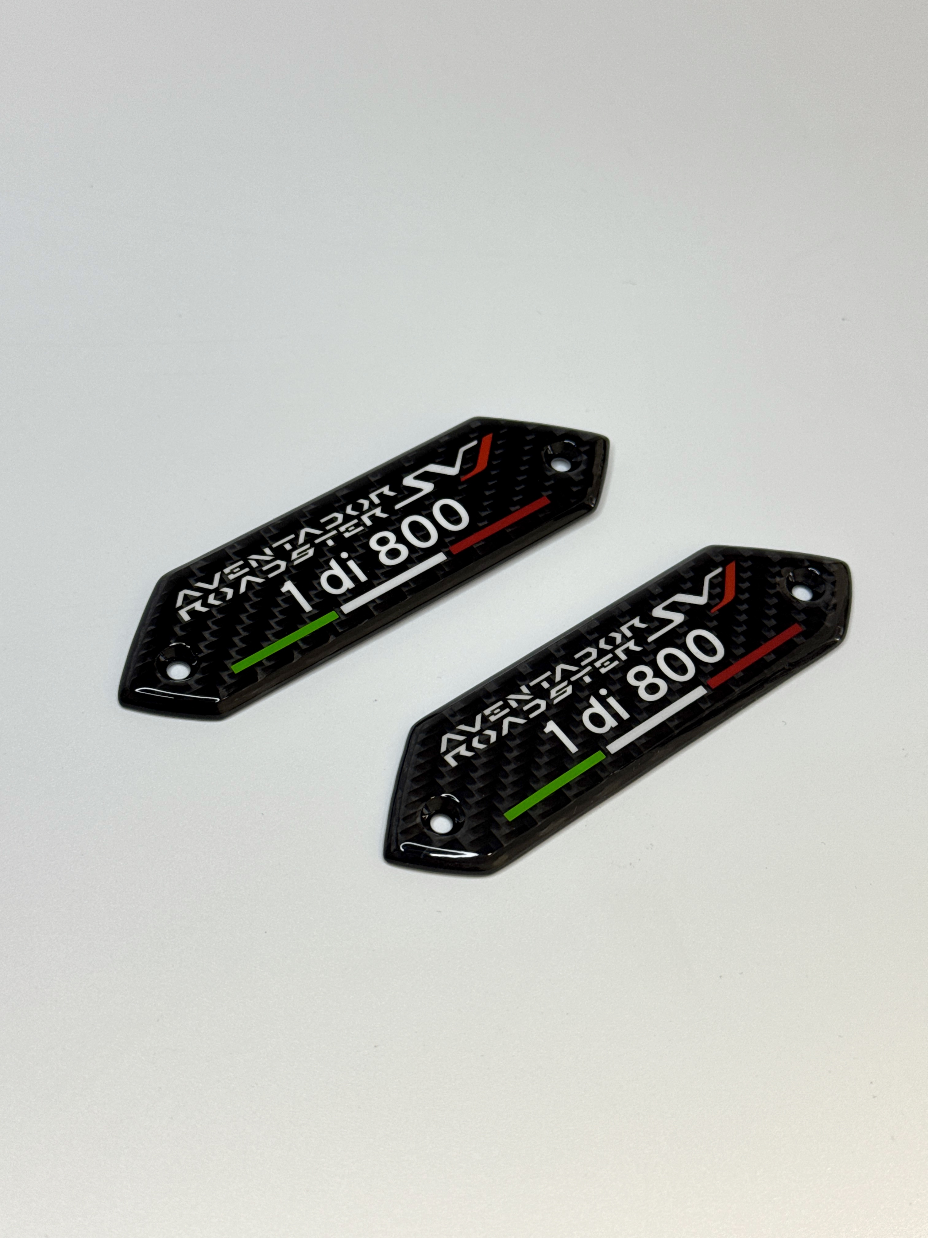 Emblematy Lamborghini Aventador SV 1 di 800 na karcie drzwi Carbon Fiber