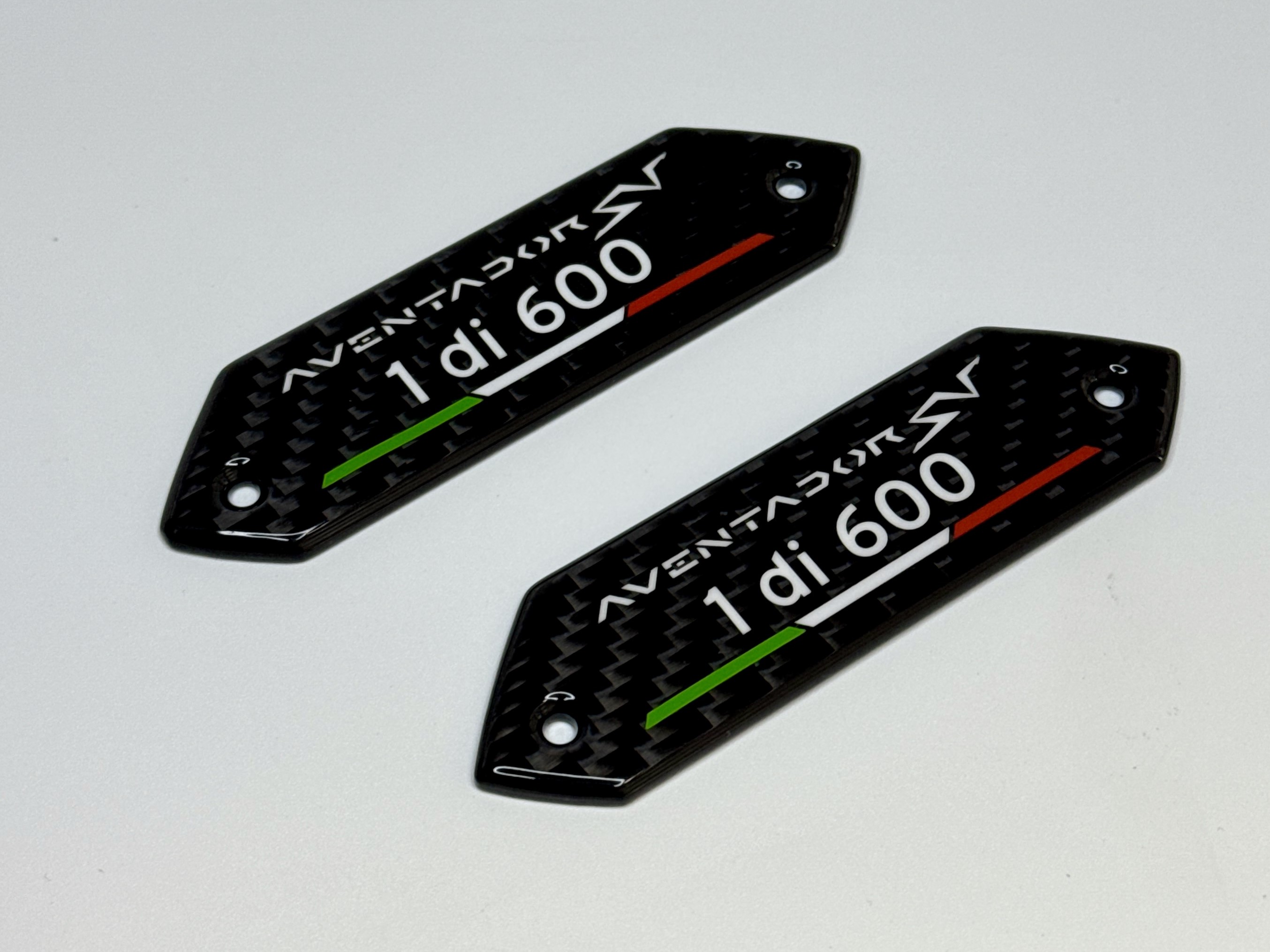 i Aventador SV 1 di 600 na karcie drzwi Carbon Fiber