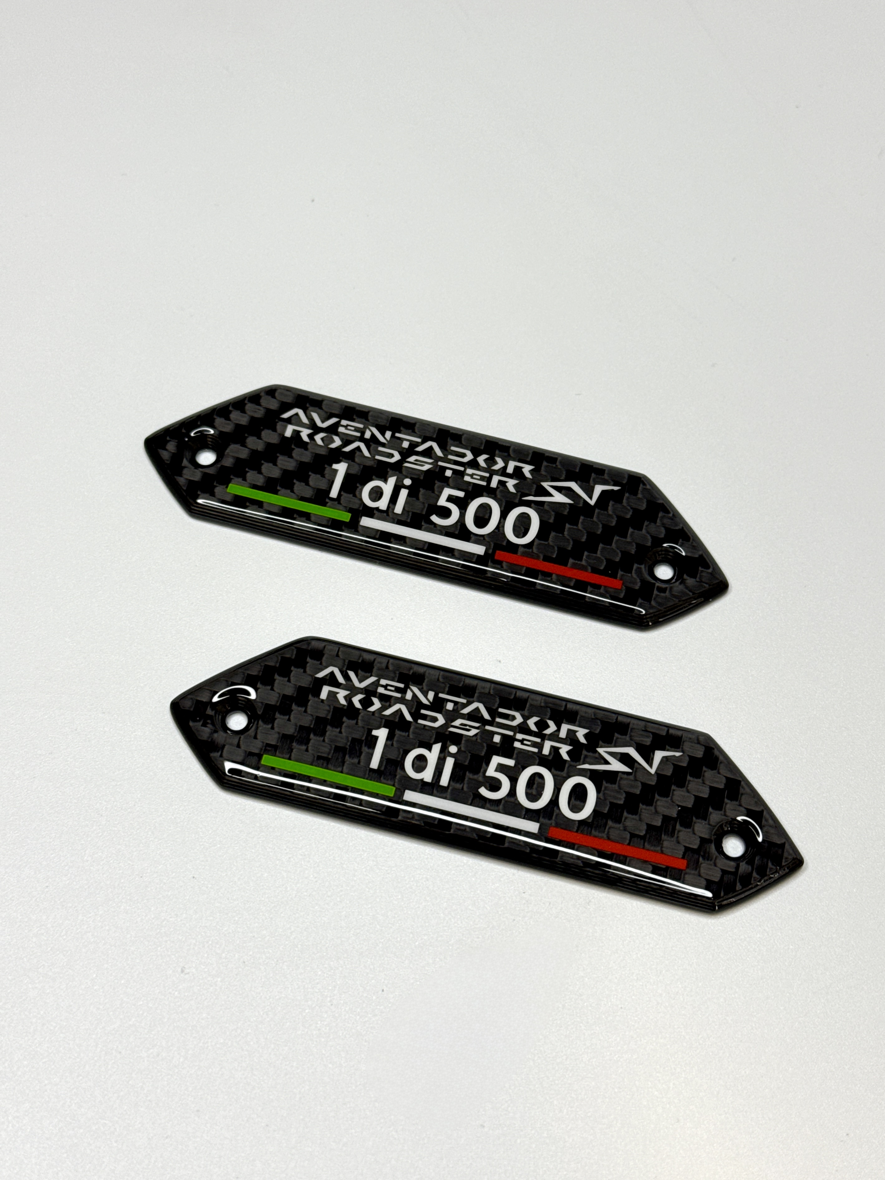 Emblematy Lamborghini Aventador SV 1 di 500 na karcie drzwi Carbon Fiber