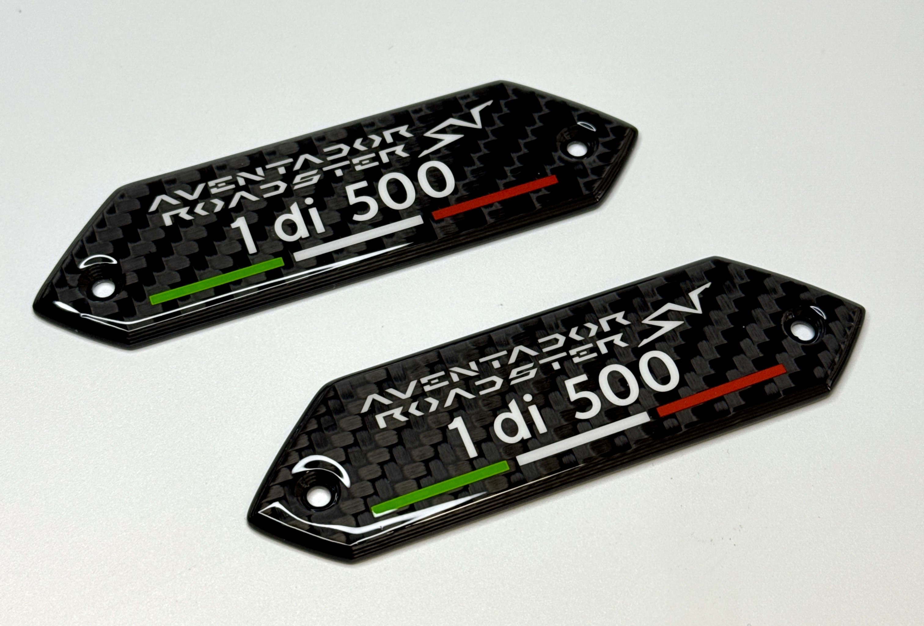 Emblematy Lamborghini Aventador SV 1 di 500 na karcie drzwi Carbon Fiber