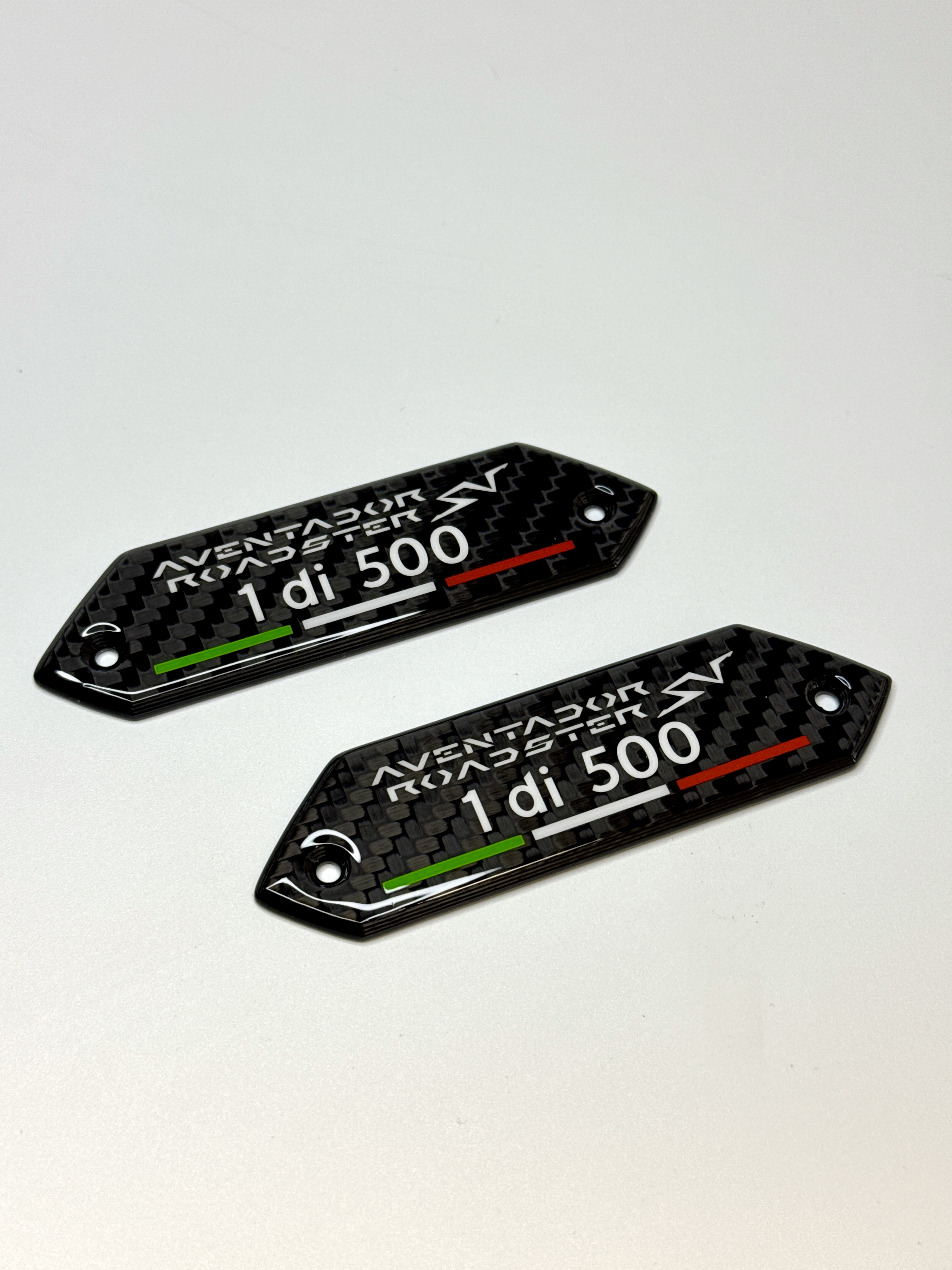 Emblematy Lamborghini Aventador SV 1 di 500 na karcie drzwi Carbon Fiber