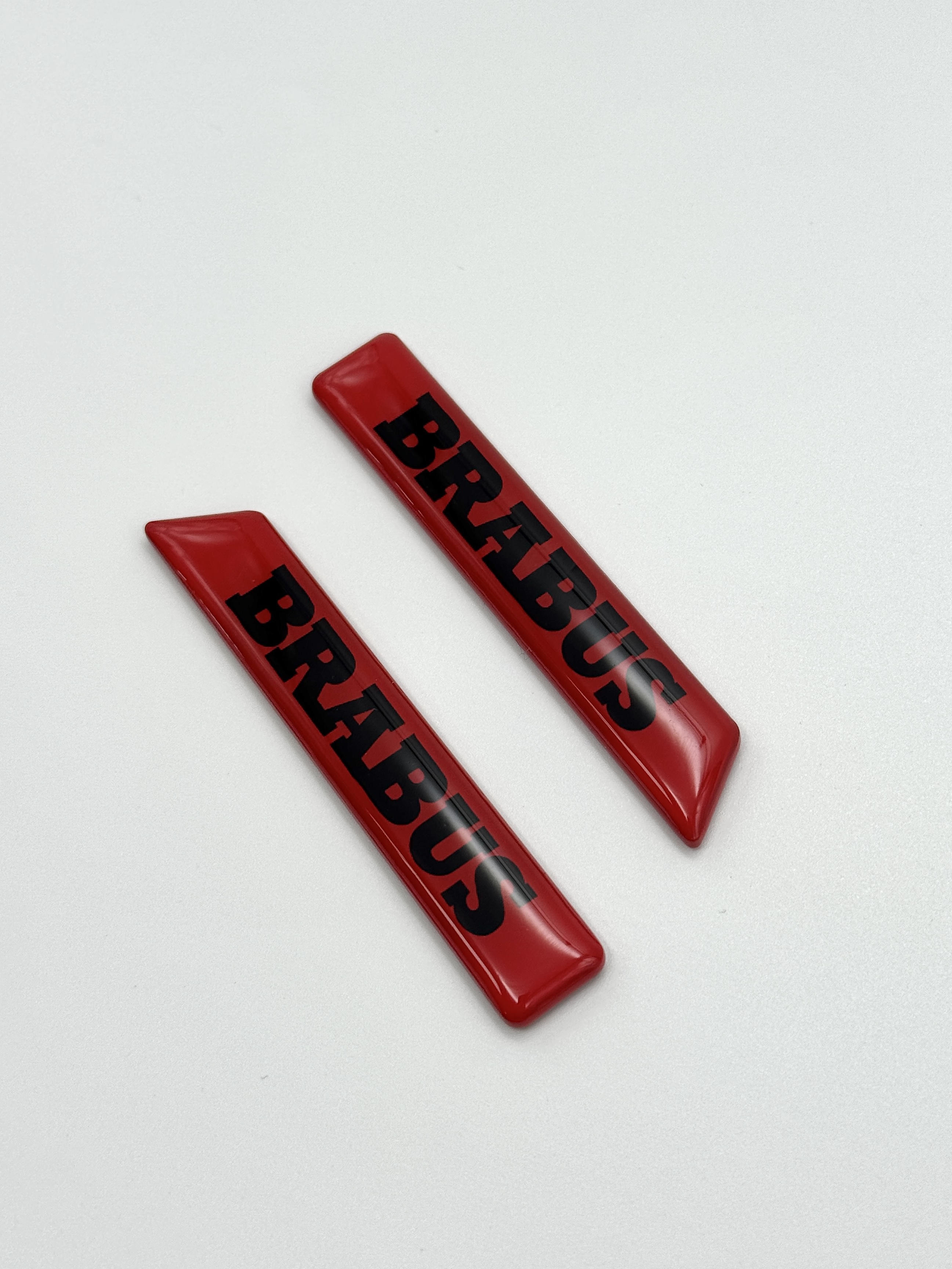 Zestaw emblematów Mercedes-Benz W463A W464 2018-2024 G-klasa styl Brabus red