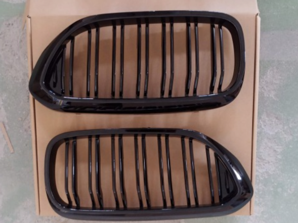 Grill atrapa nerki BMW 5 G30 czarny połysk 17-20