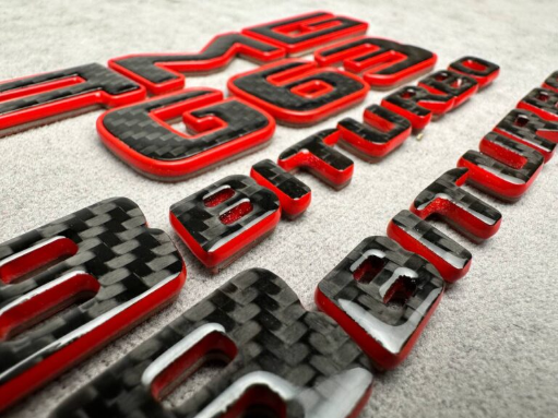 Zestaw emblematów Mercedes-Benz W463A W464 2018-2024 G-klasa styl AMG G63 V8 biturbo red