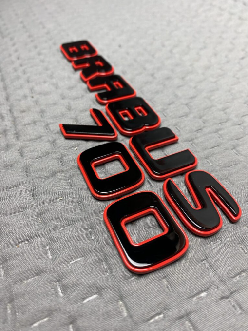 Zestaw emblematów Mercedes-Benz W463A W464 2018-2024 G-klasa styl Brabus 700 red&black