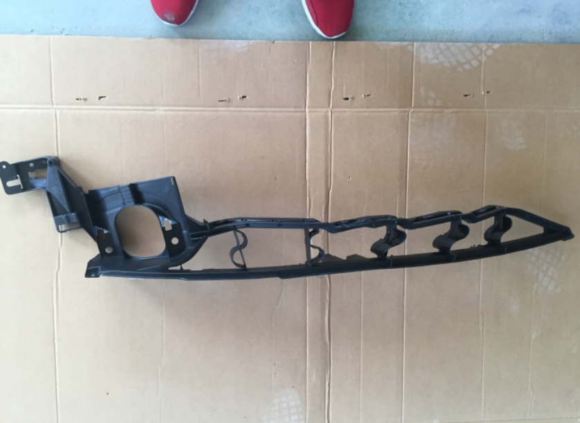 Mocowanie błotnika BMW X5 E70 X6 E71 prawe 51657157990