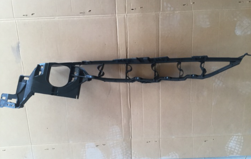 Mocowanie błotnika BMW X5 E70 X6 E71 prawe 51657157990