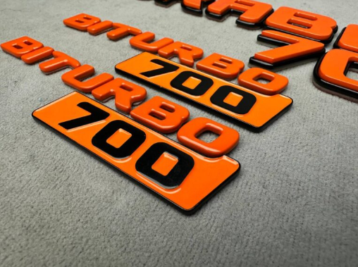 Zestaw emblematów Mercedes-Benz W463A W464 2018-2024 G-klasa styl Brabus biturbo 700 Orange