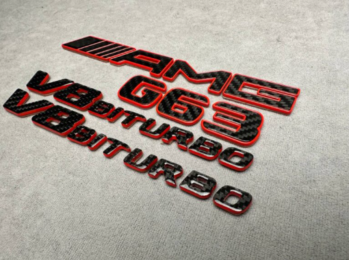 Zestaw emblematów Mercedes-Benz W463A W464 2018-2024 G-klasa styl AMG G63 V8 biturbo red