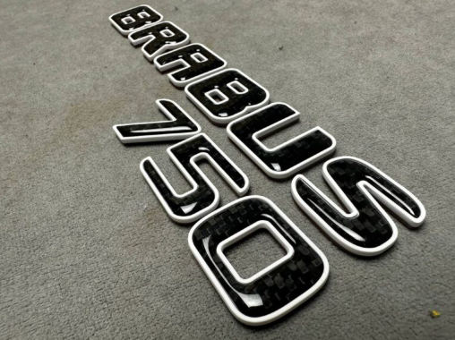 Napis Brabus 750 white i karbon Mercedes-Benz W463A W464 2018-2024 G-klasa