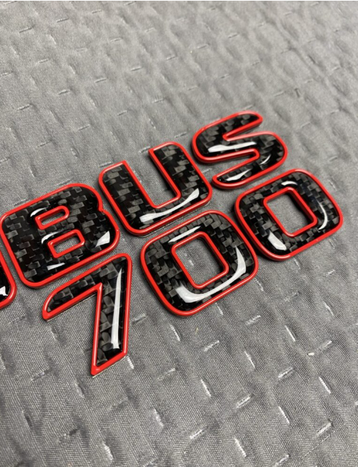 Zestaw emblematów Mercedes-Benz W463A W464 2018-2024 G-klasa styl Brabus Rocket 700 red