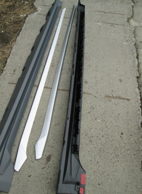 Listwy na progi boczne Audi A5 2016-2018 wzor RS5 (4 DRZWI)