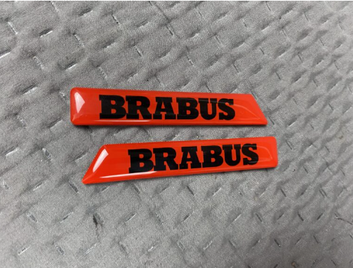 Zestaw emblematów Mercedes-Benz W463A W464 2018-2024 G-klasa styl Brabus red