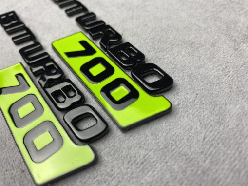 Emblematy błotników Mercedes-Benz W463A W464 2018-2024 G-klasa styl Brabus Biturbo 700 green