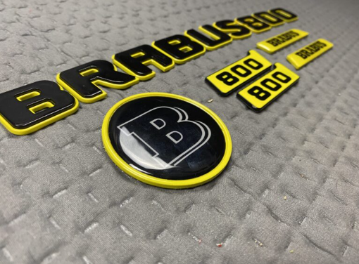Zestaw emblematów Mercedes-Benz W463A W464 2018-2024 G-klasa styl Brabus 800 yellow