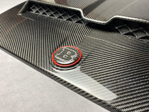 Metalowy emblemat maski Mercedes-Benz W463A W464 G-Class styl Brabus Carbon Hood Scoop odznaka Logo czerwony metal i węgiel