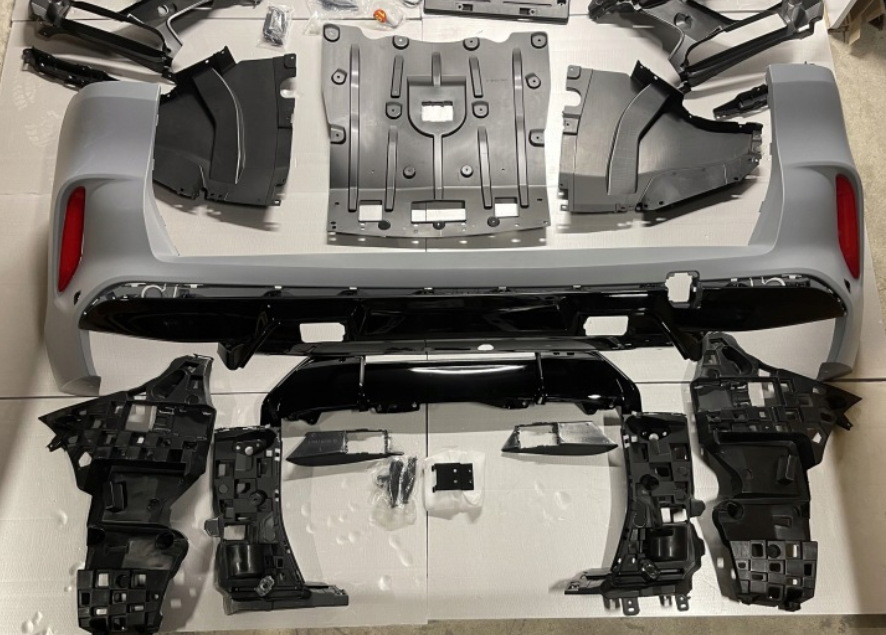 Body kit zderzak przód tył progi BMW X5 G05 2018- styl X5M F95
