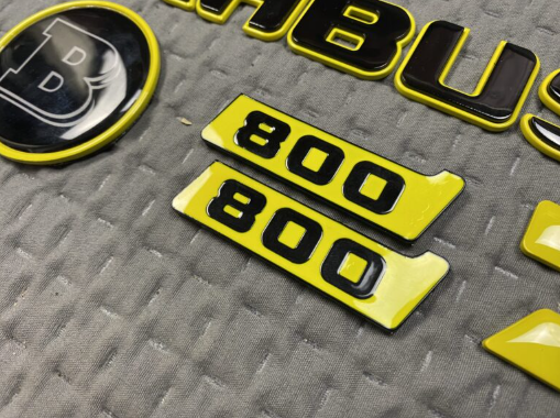 Zestaw emblematów Mercedes-Benz W463A W464 2018-2024 G-klasa styl Brabus 800 yellow