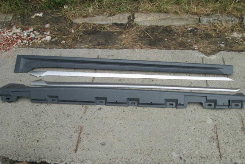 Listwy na progi boczne Audi A5 2016-2018 wzor RS5 (4 DRZWI)