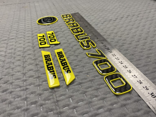 Zestaw emblematów Mercedes-Benz W463A W464 2018-2024 G-klasa styl Brabus Rocket 700 yellow