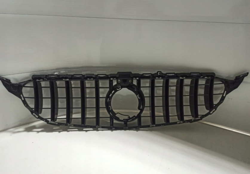 Grill Mercedes C-class W205 19+ GT kamera