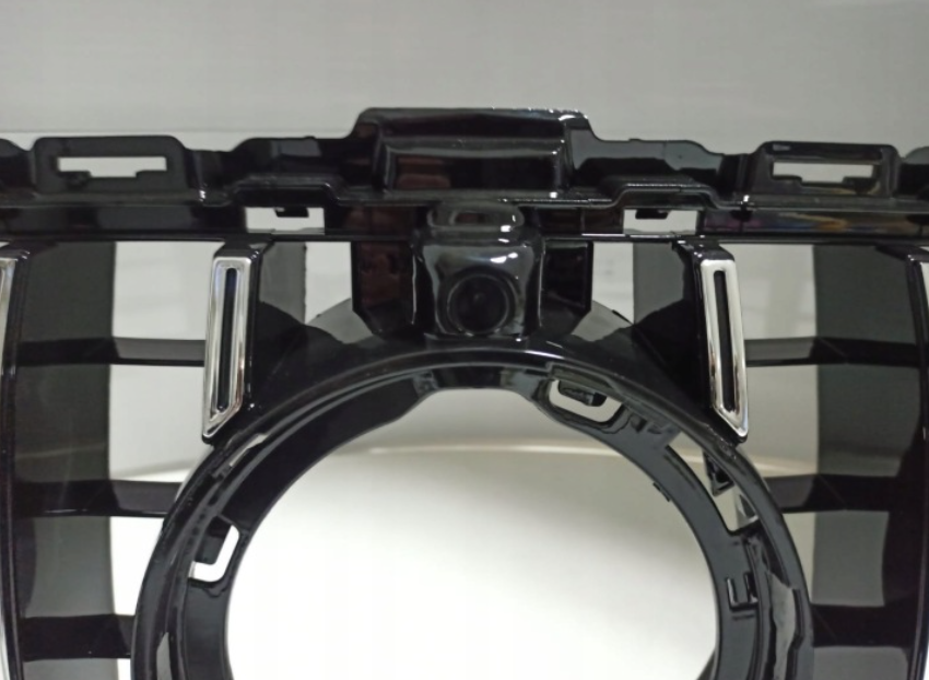 Grill Mercedes C-class W205 19+ GT kamera