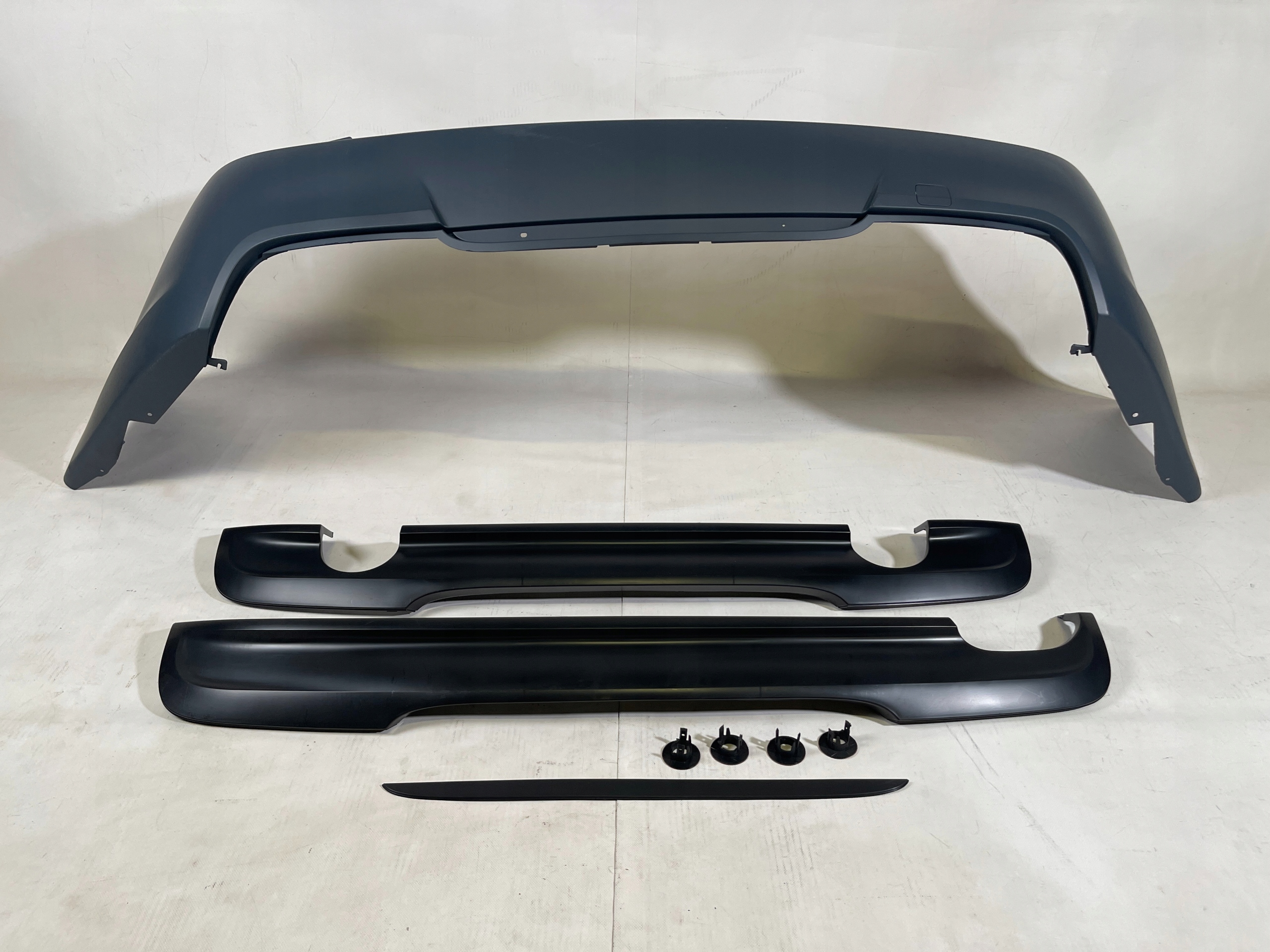 ZDERZAK TYLNY BMW E90 w stylu M-Tech